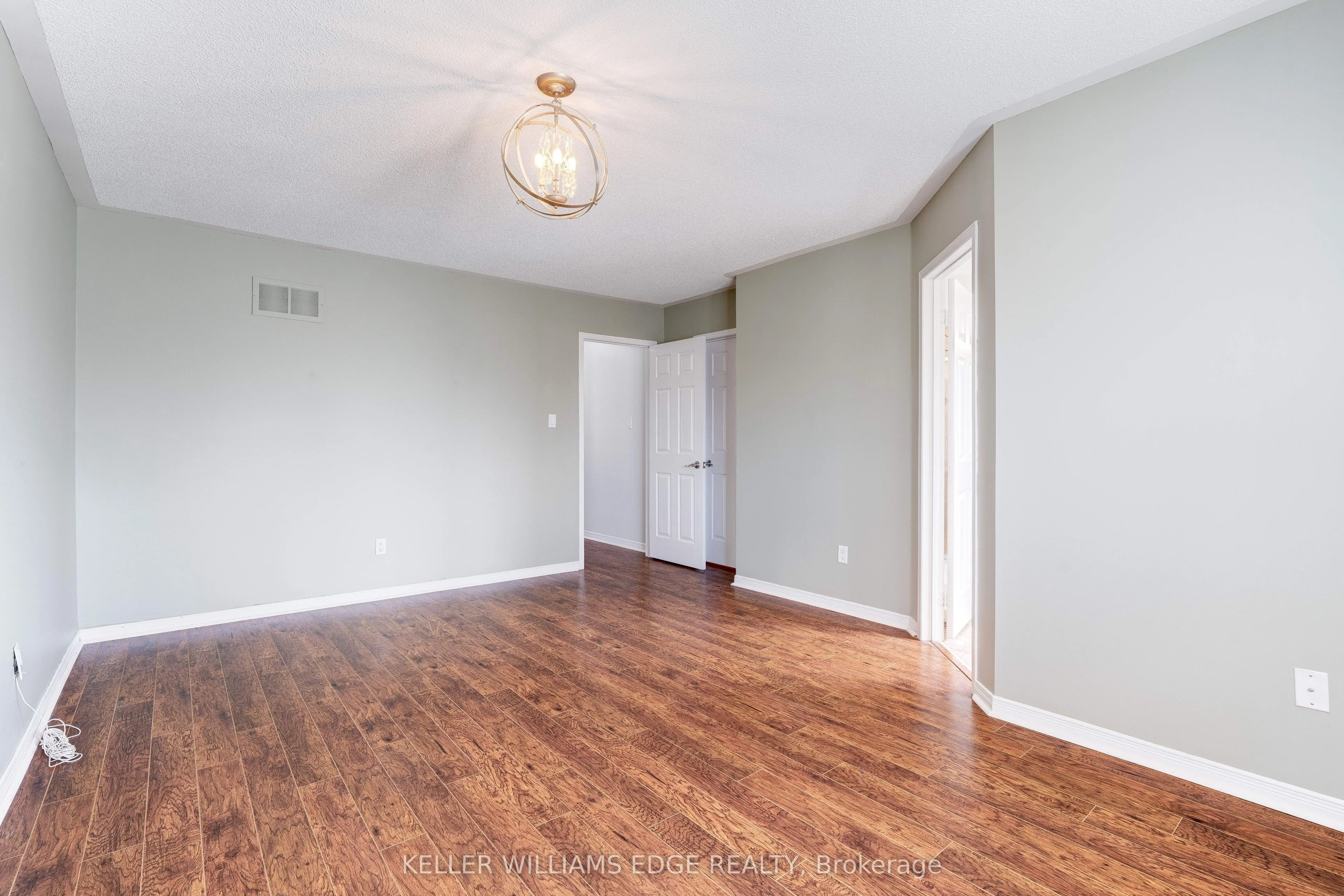 85 Mowat Crescent