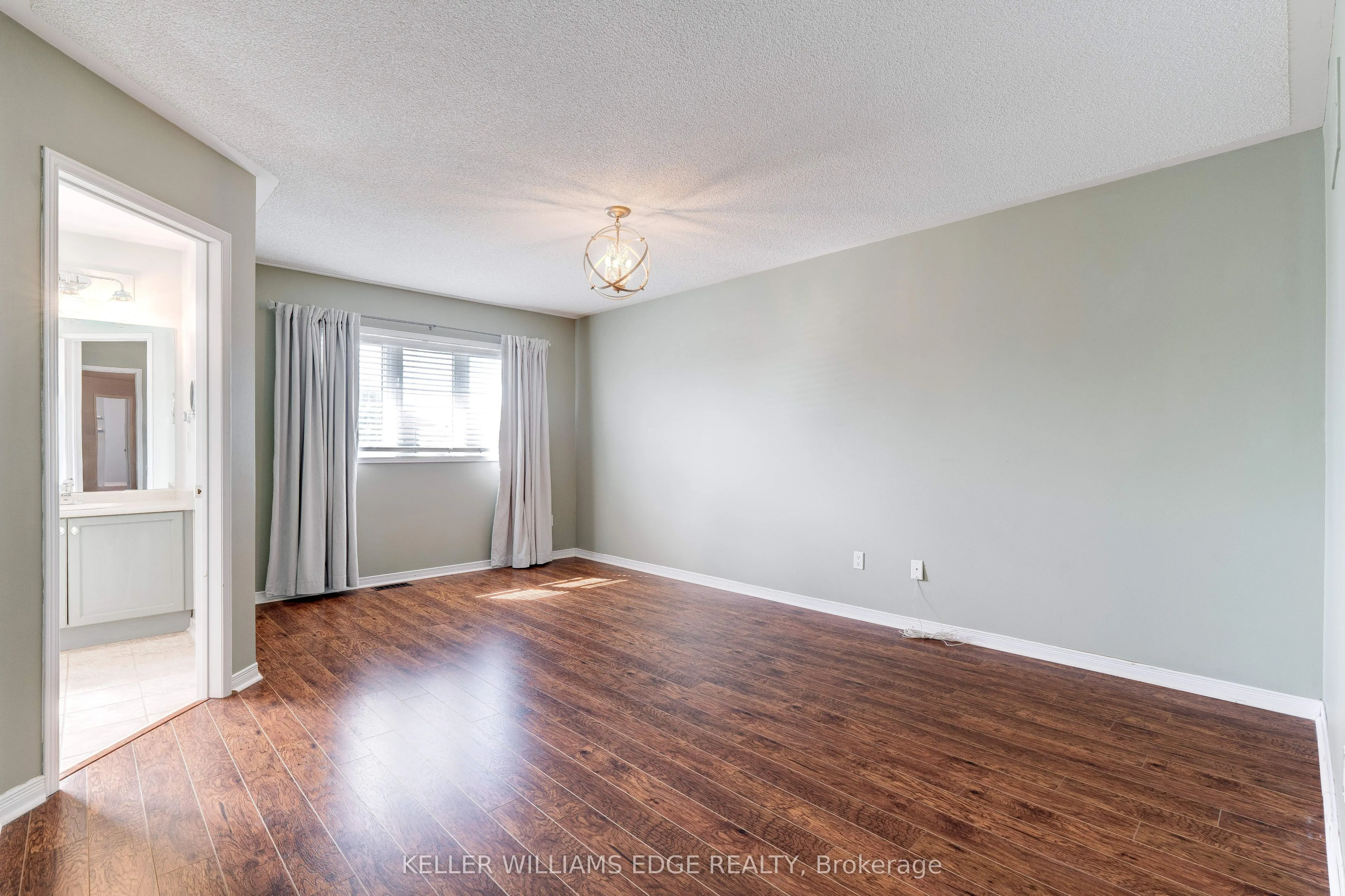 85 Mowat Crescent
