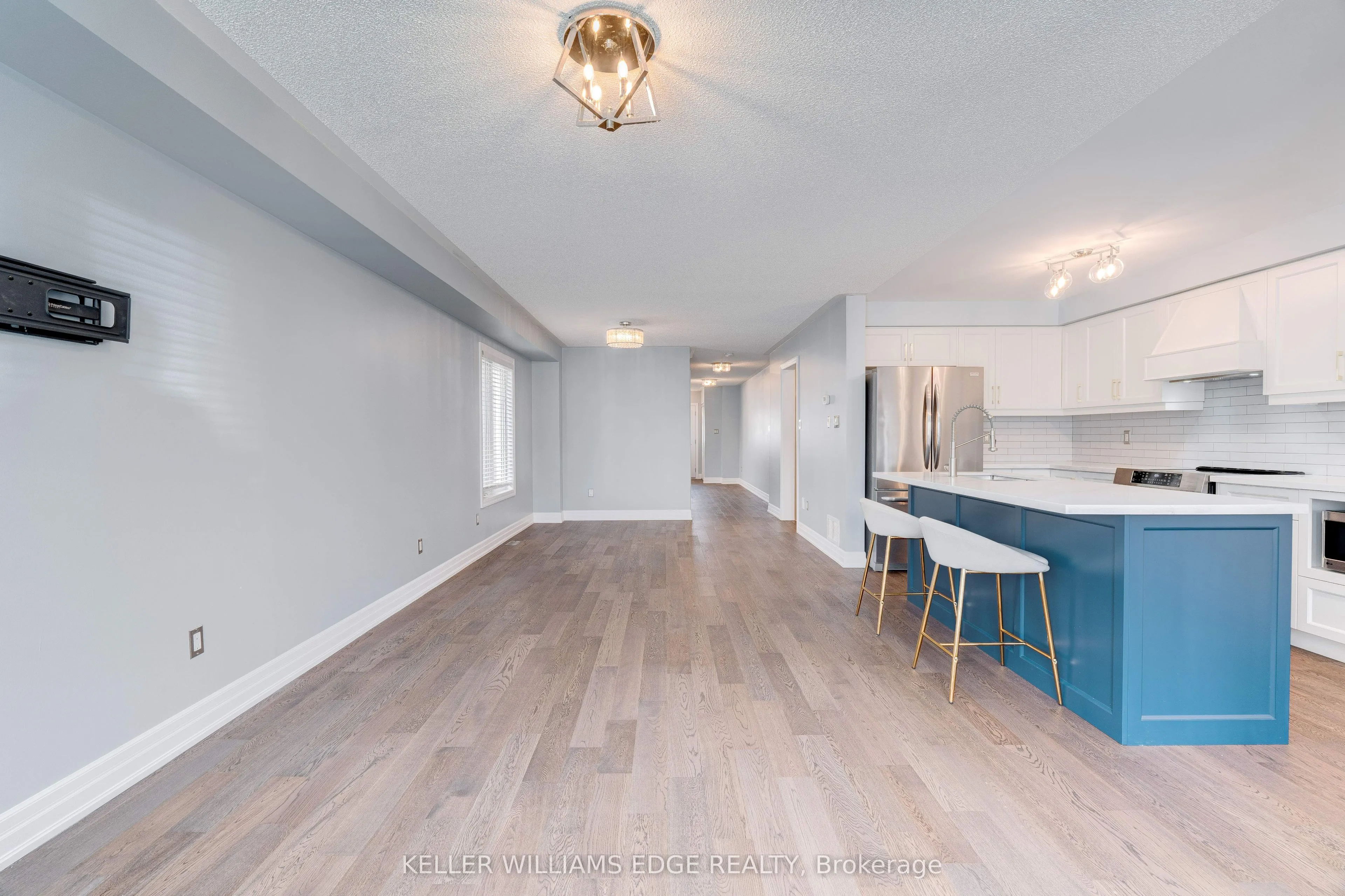 85 Mowat Crescent