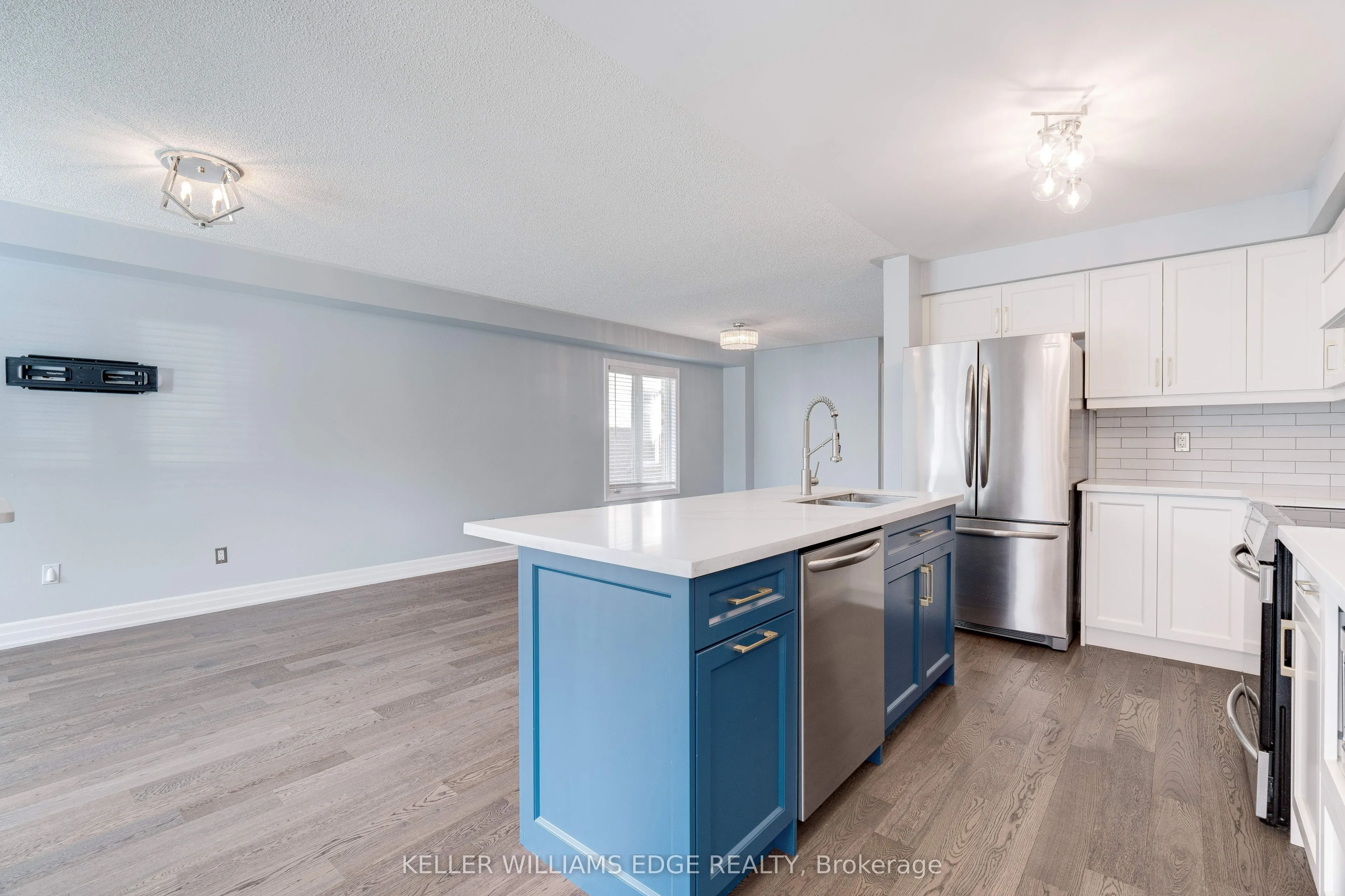 85 Mowat Crescent