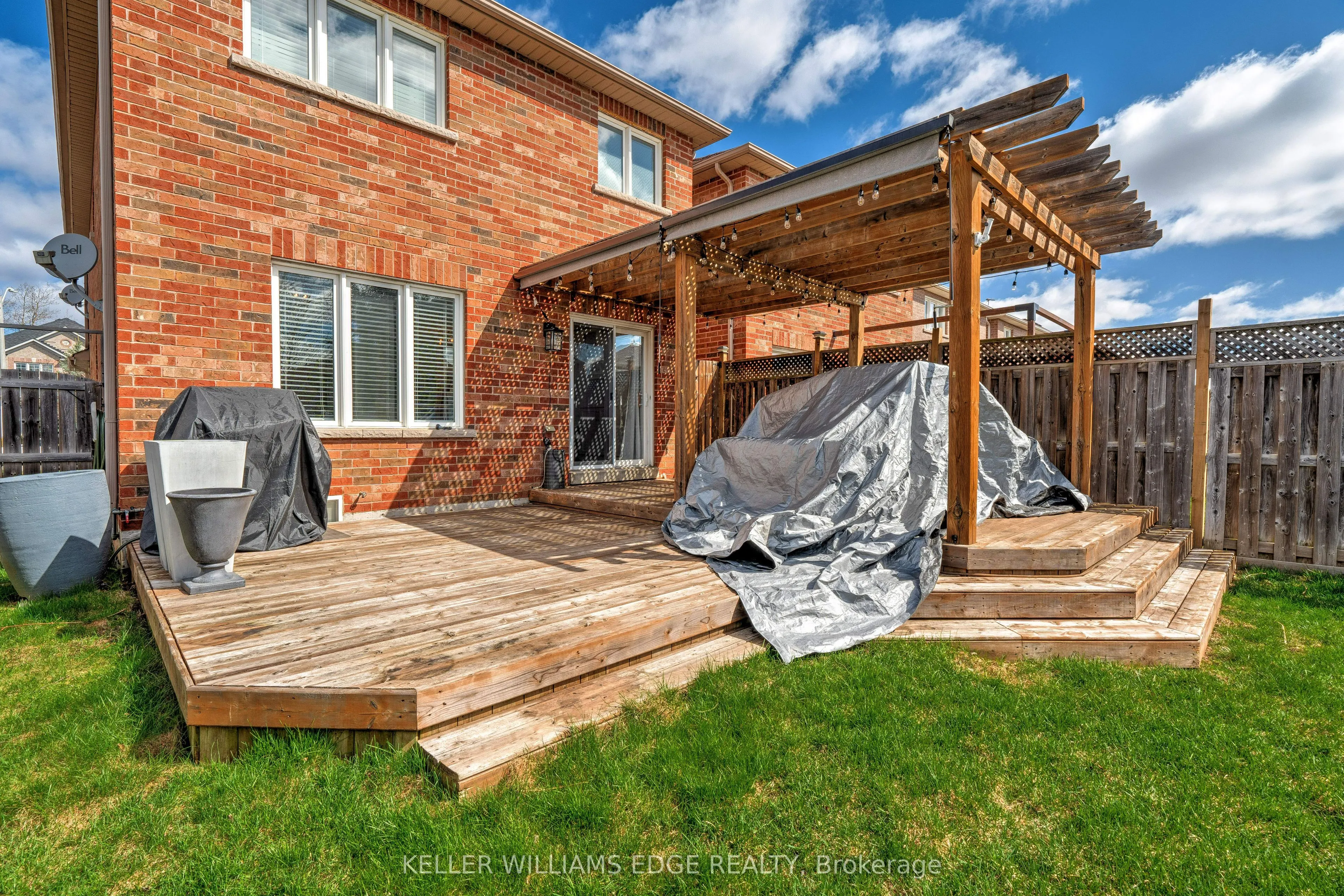 85 Mowat Crescent