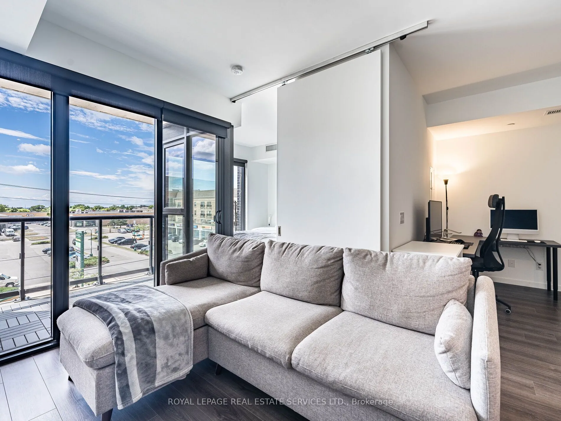 7 Smith Crescent, #312