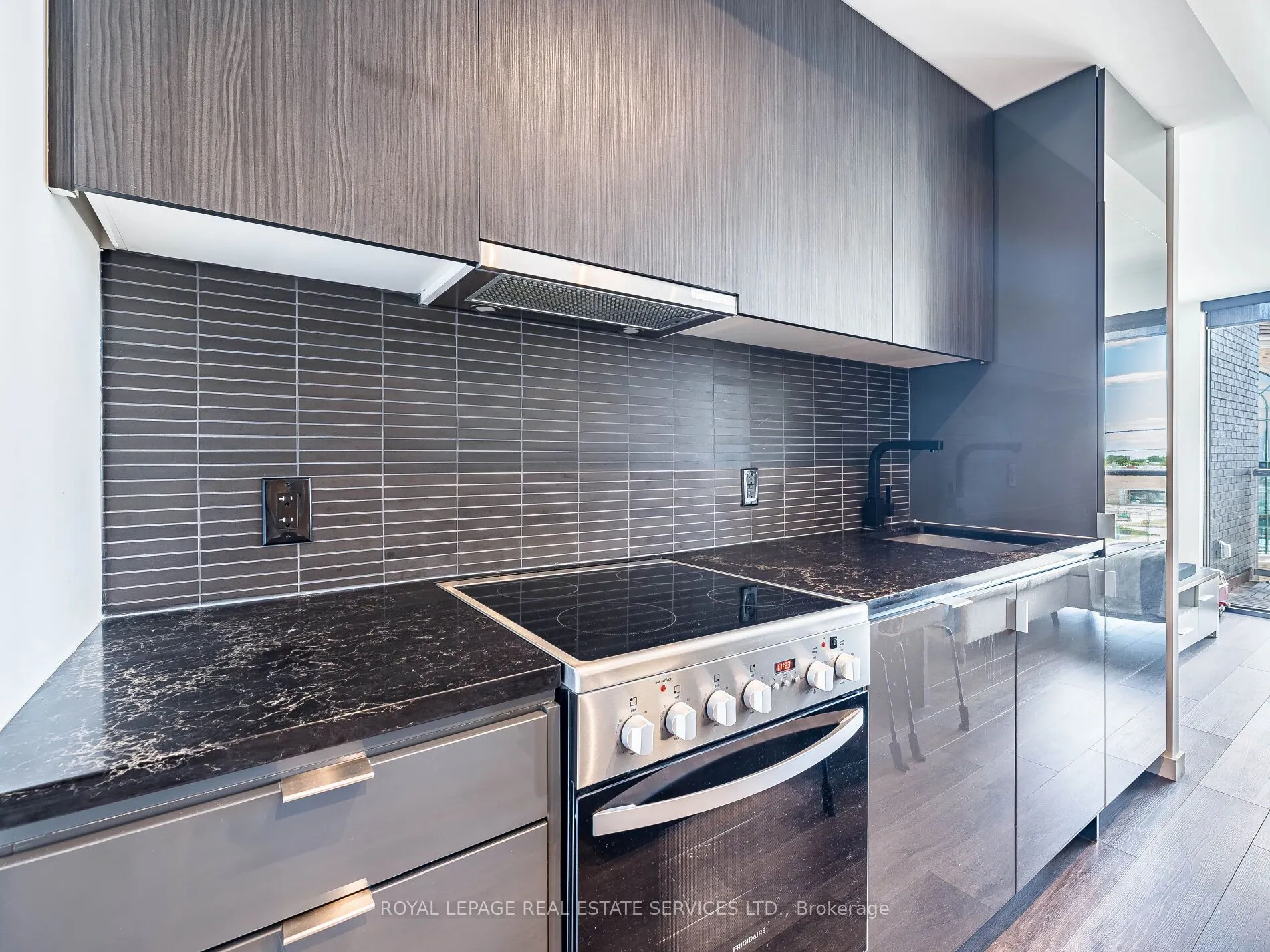 7 Smith Crescent, #312
