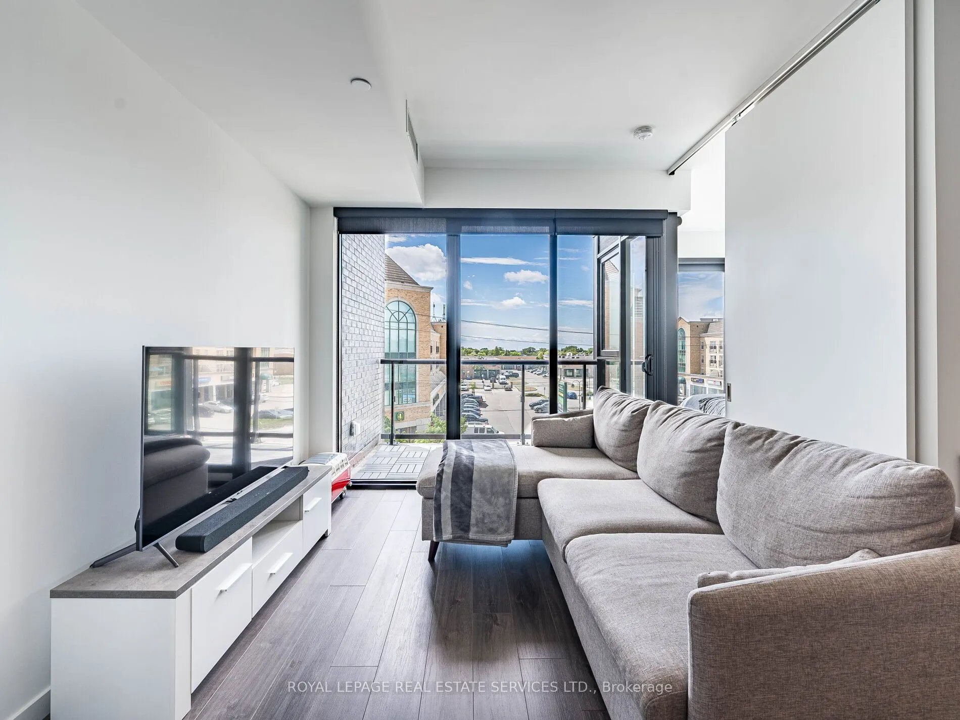 7 Smith Crescent, #312