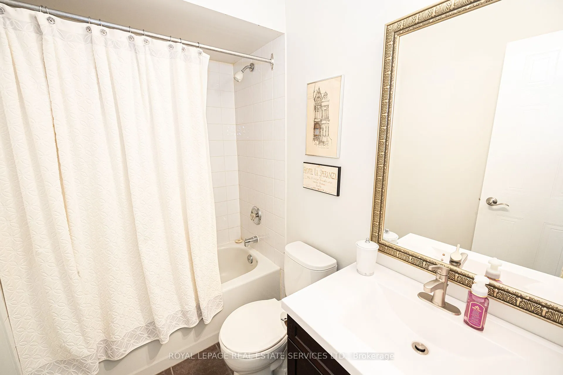 1221 Parkwest Place, #21