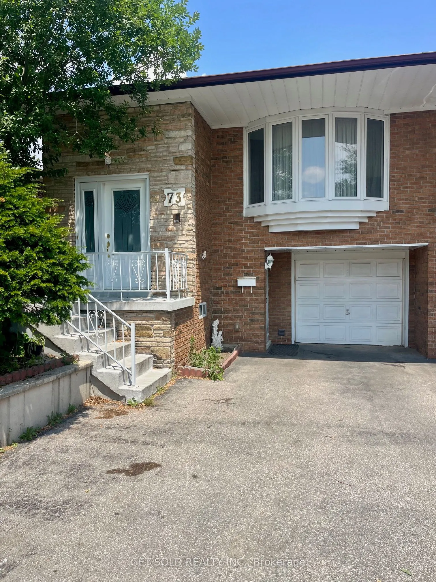 73 Franel Crescent