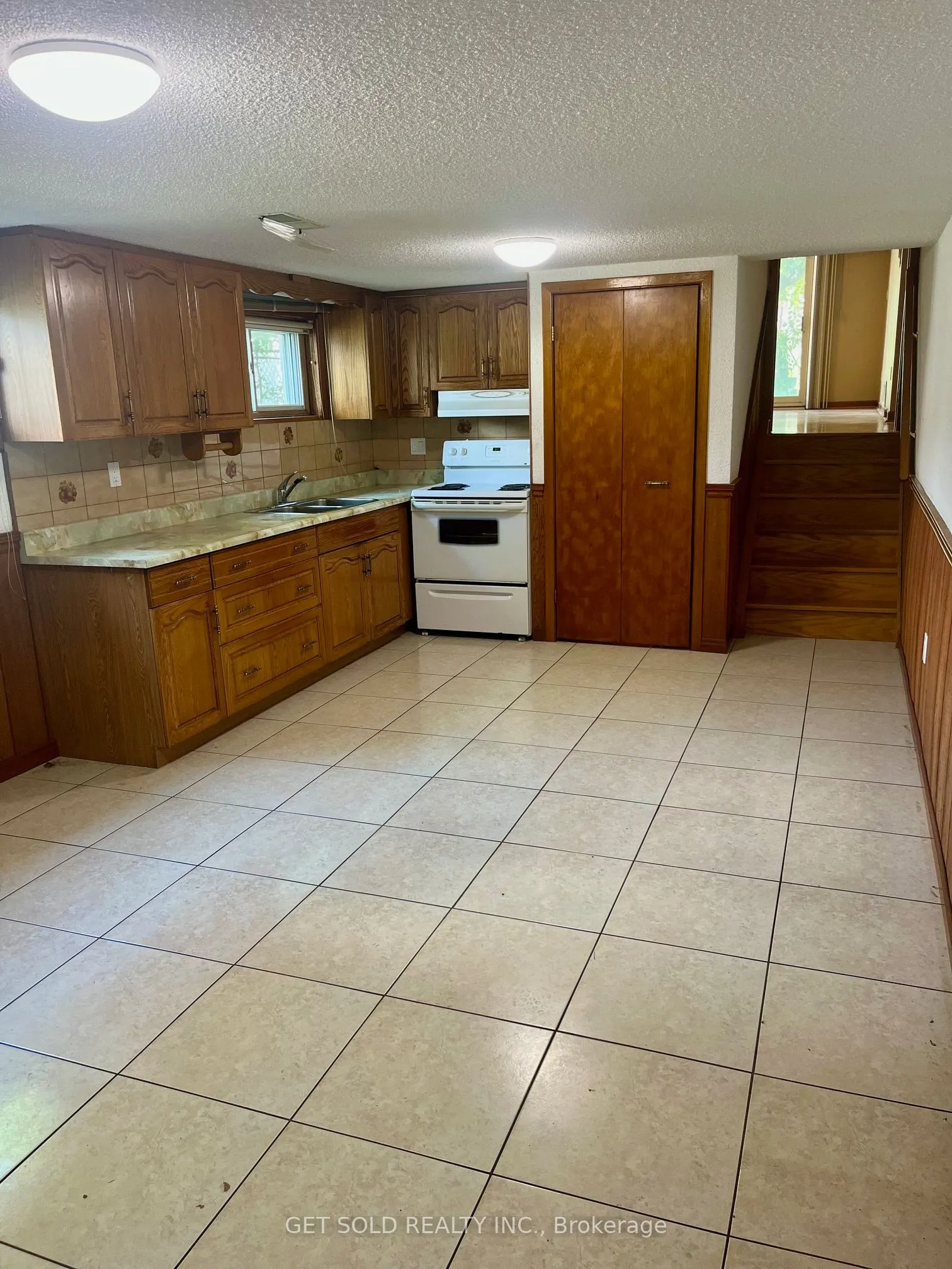 73 Franel Crescent