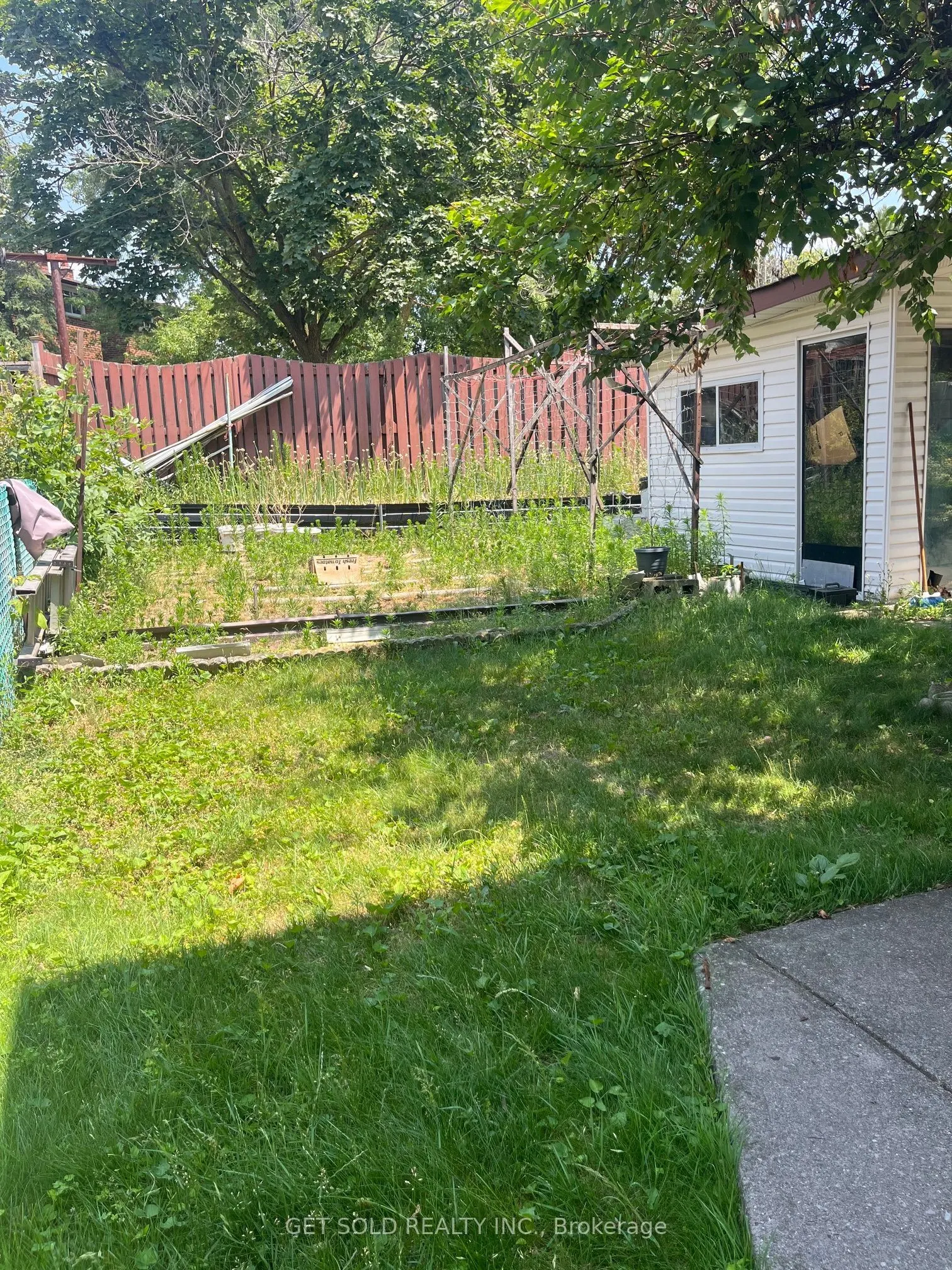 73 Franel Crescent