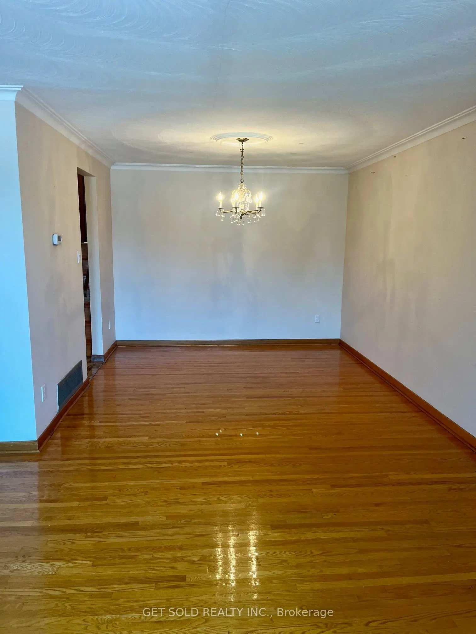 73 Franel Crescent