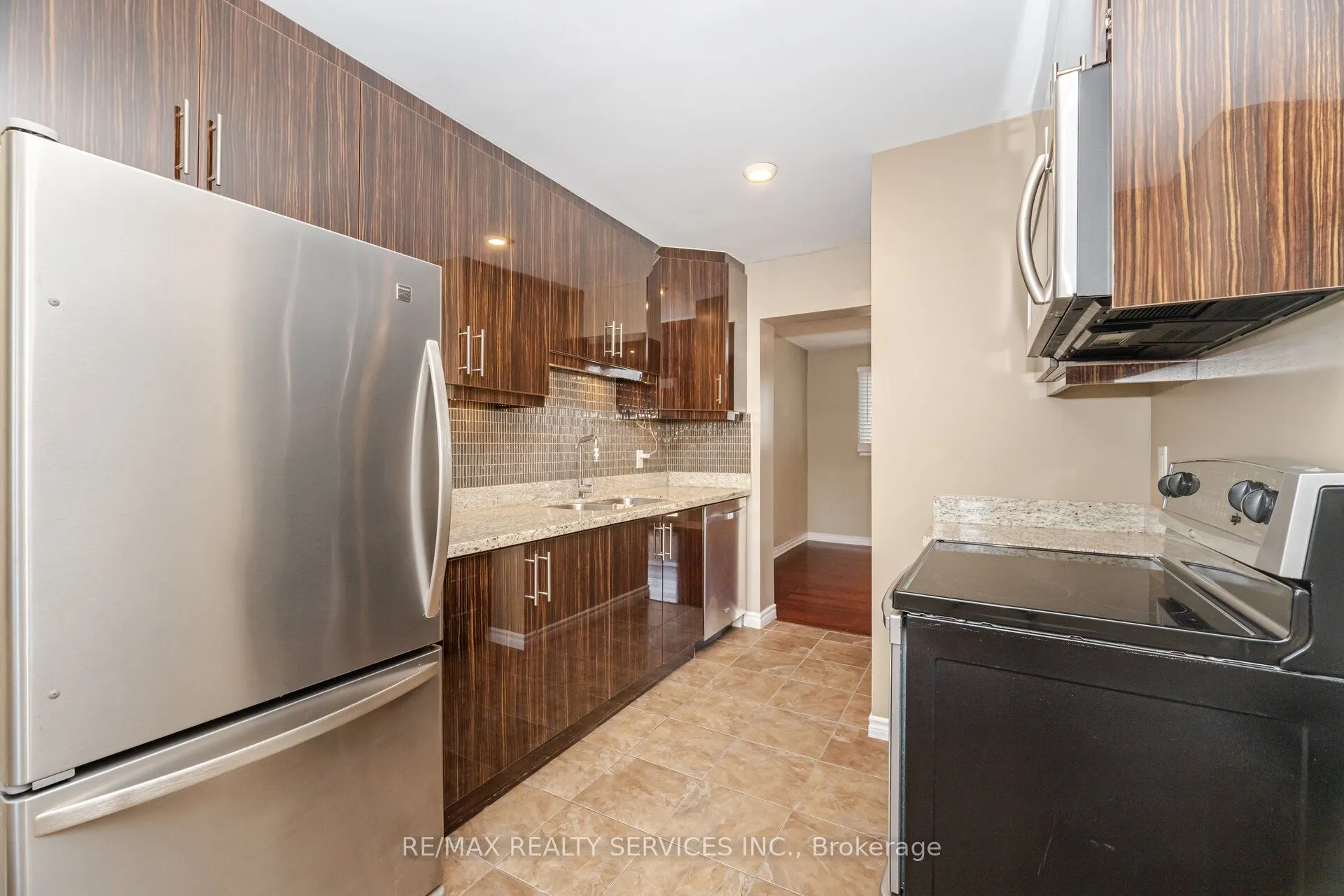93 Hansen Road N, #20