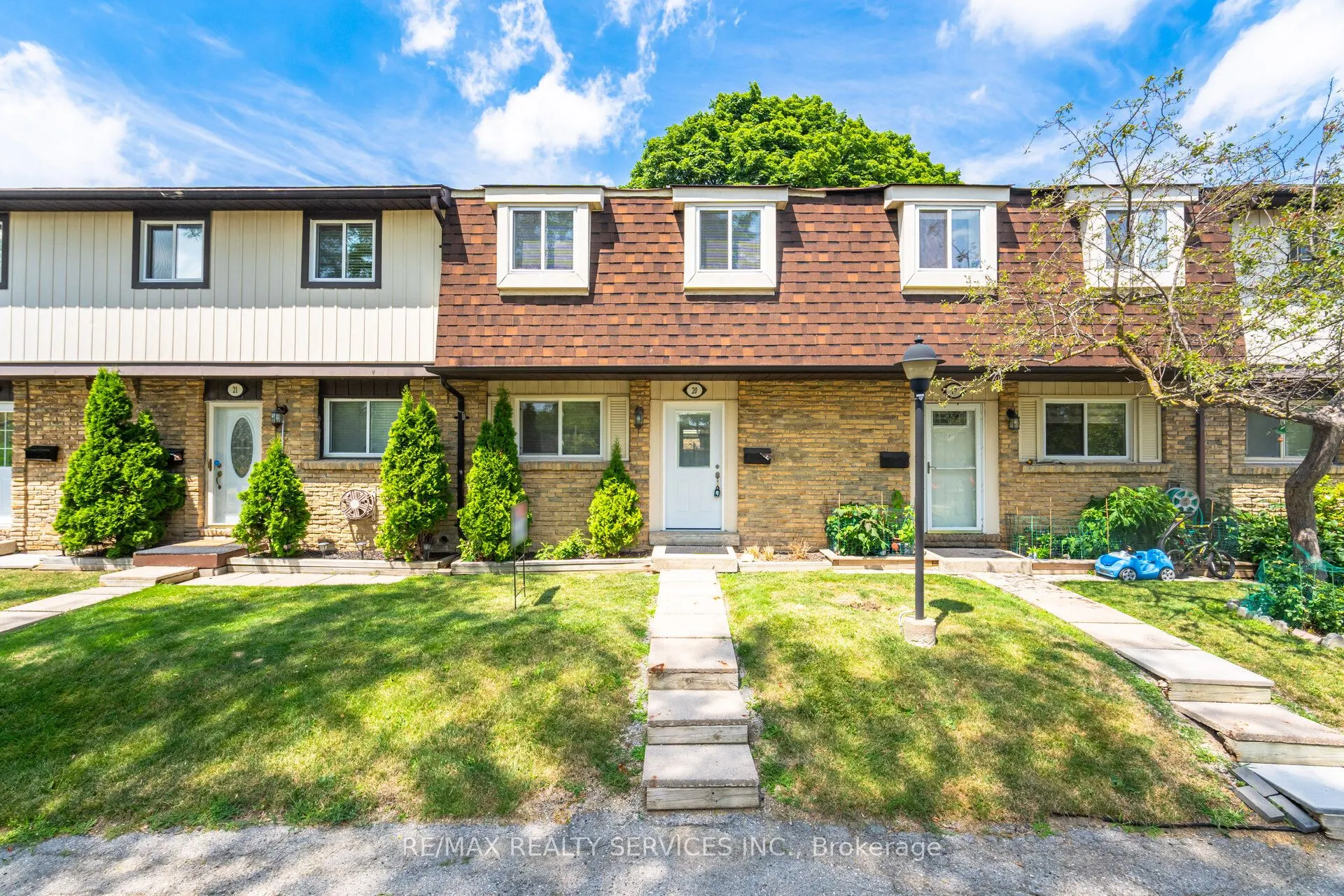 93 Hansen Road N, #20