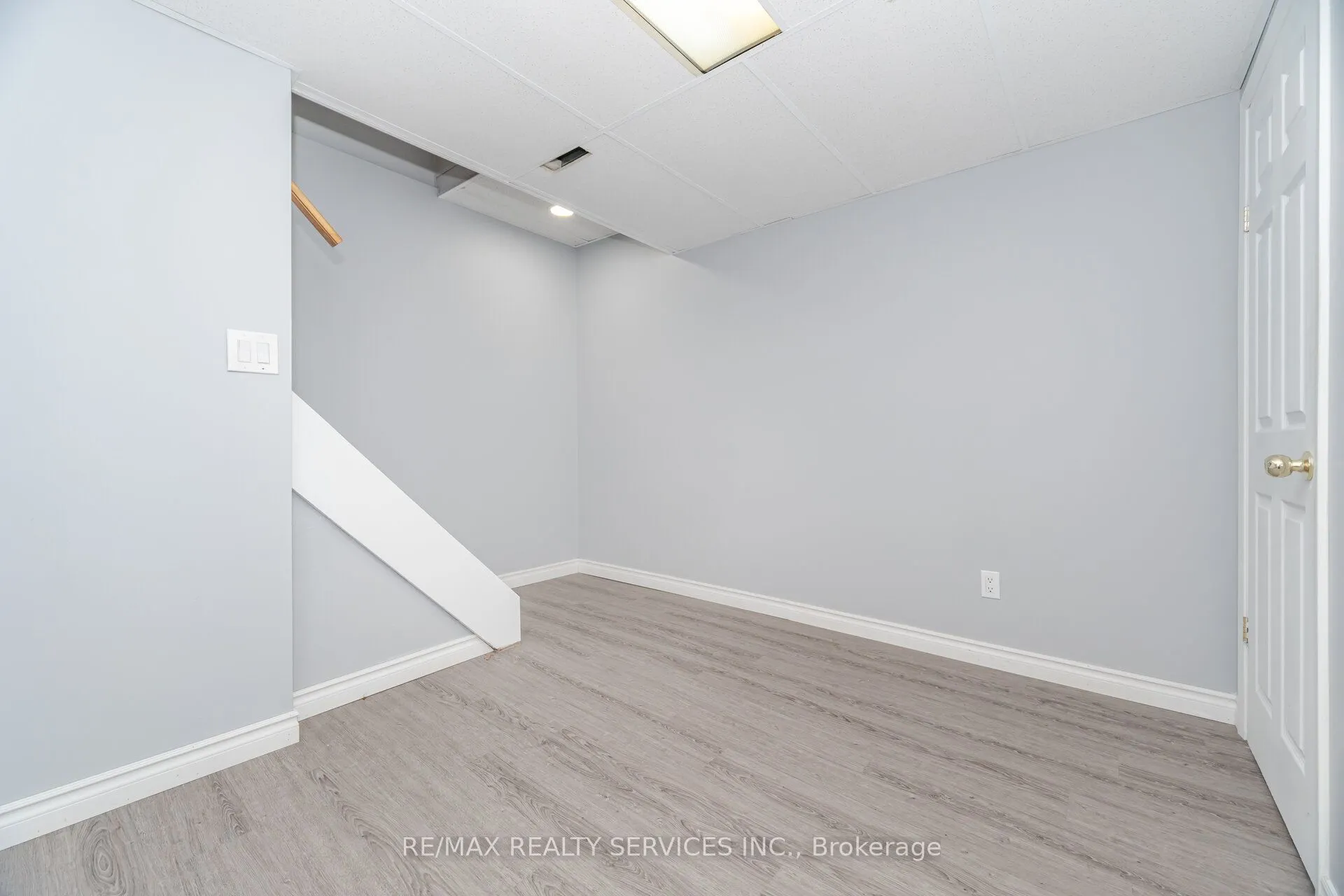 93 Hansen Road N, #20