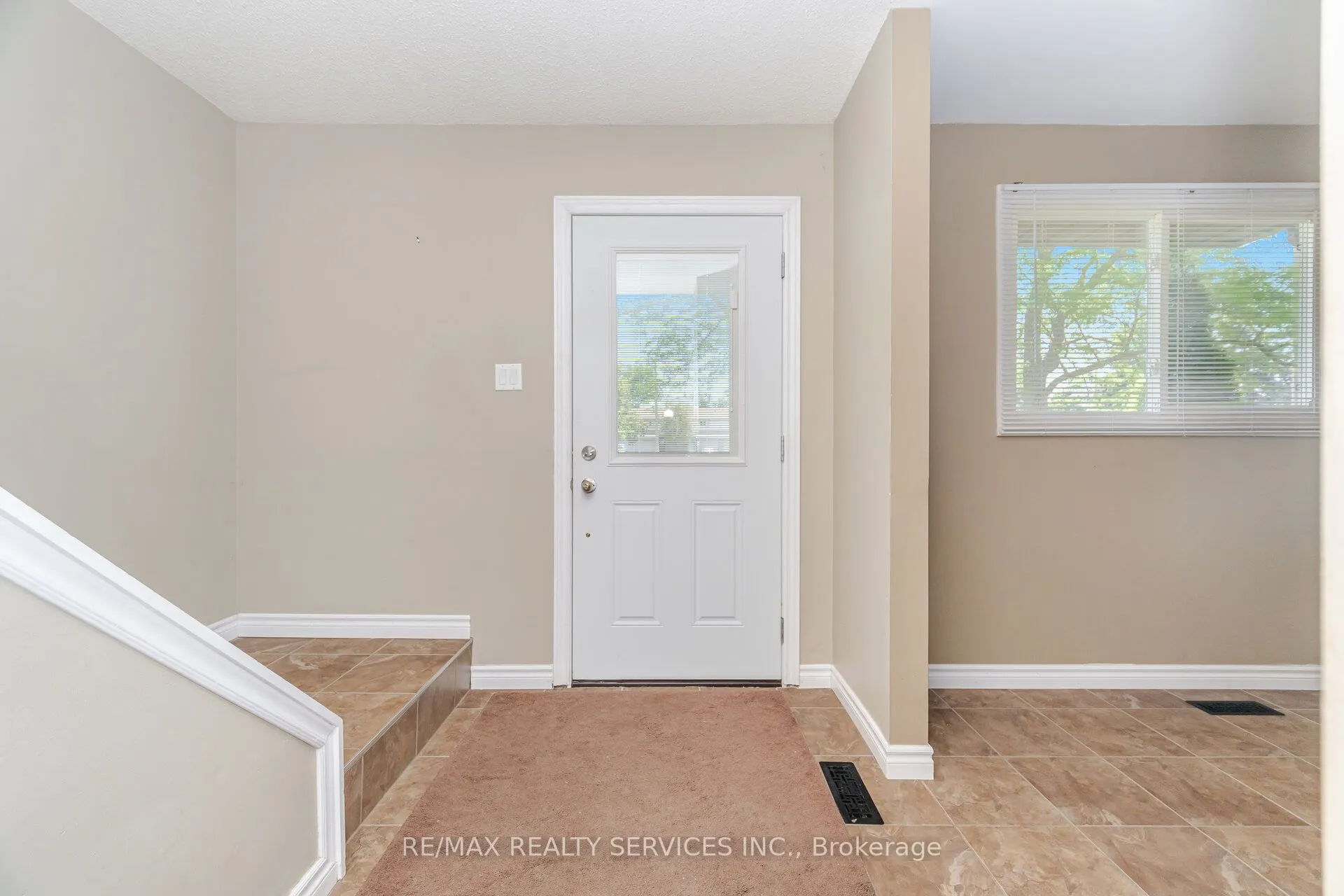 93 Hansen Road N, #20