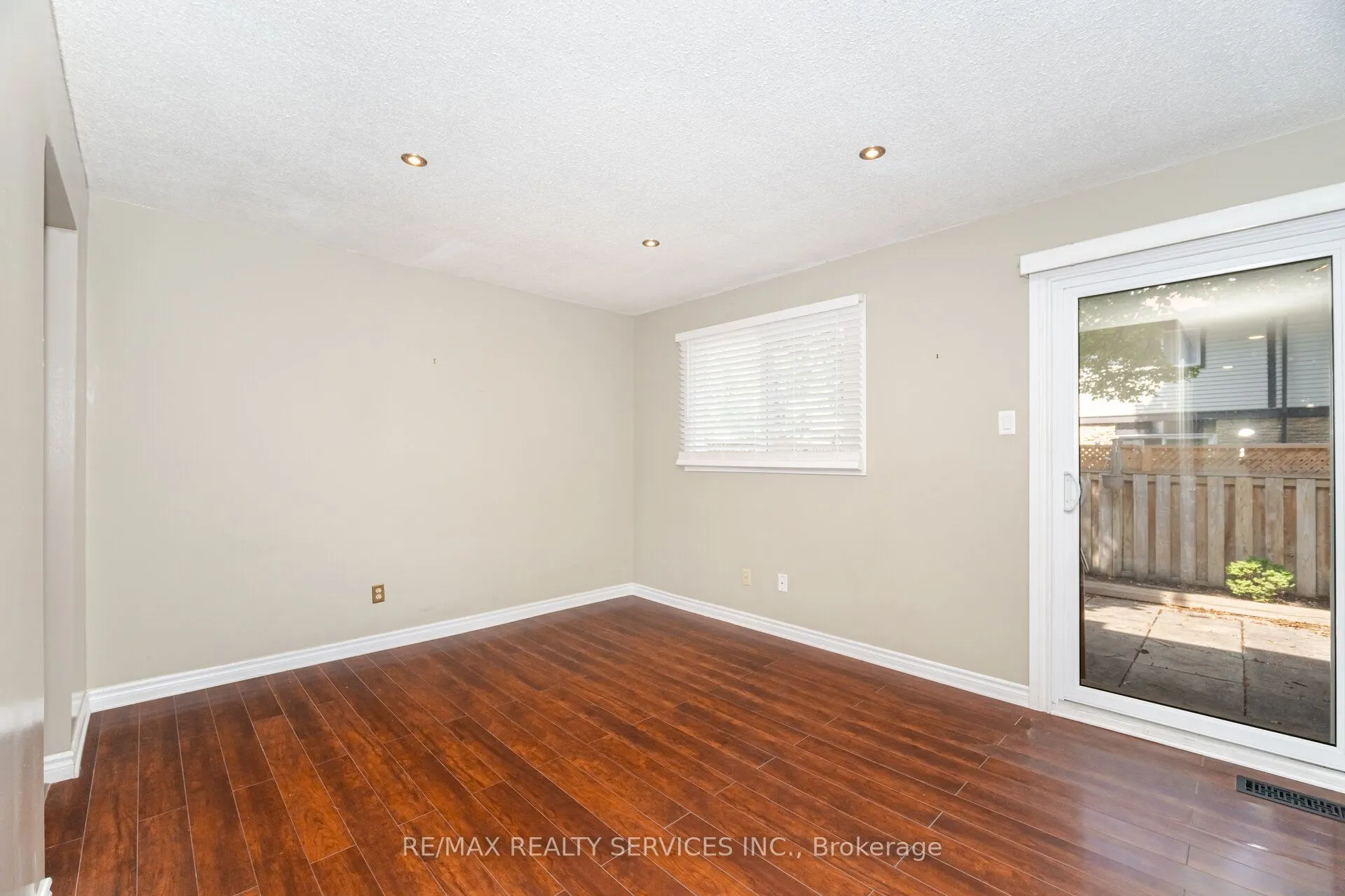 93 Hansen Road N, #20
