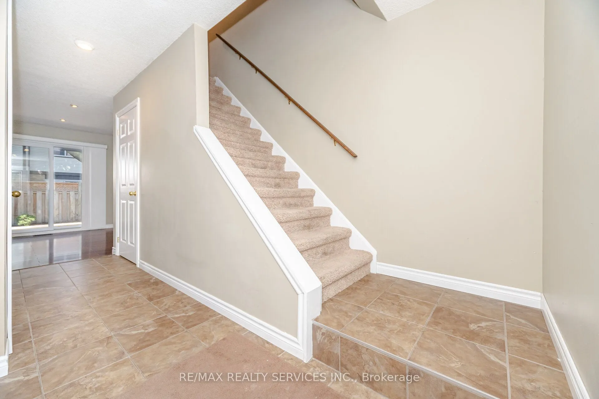 93 Hansen Road N, #20
