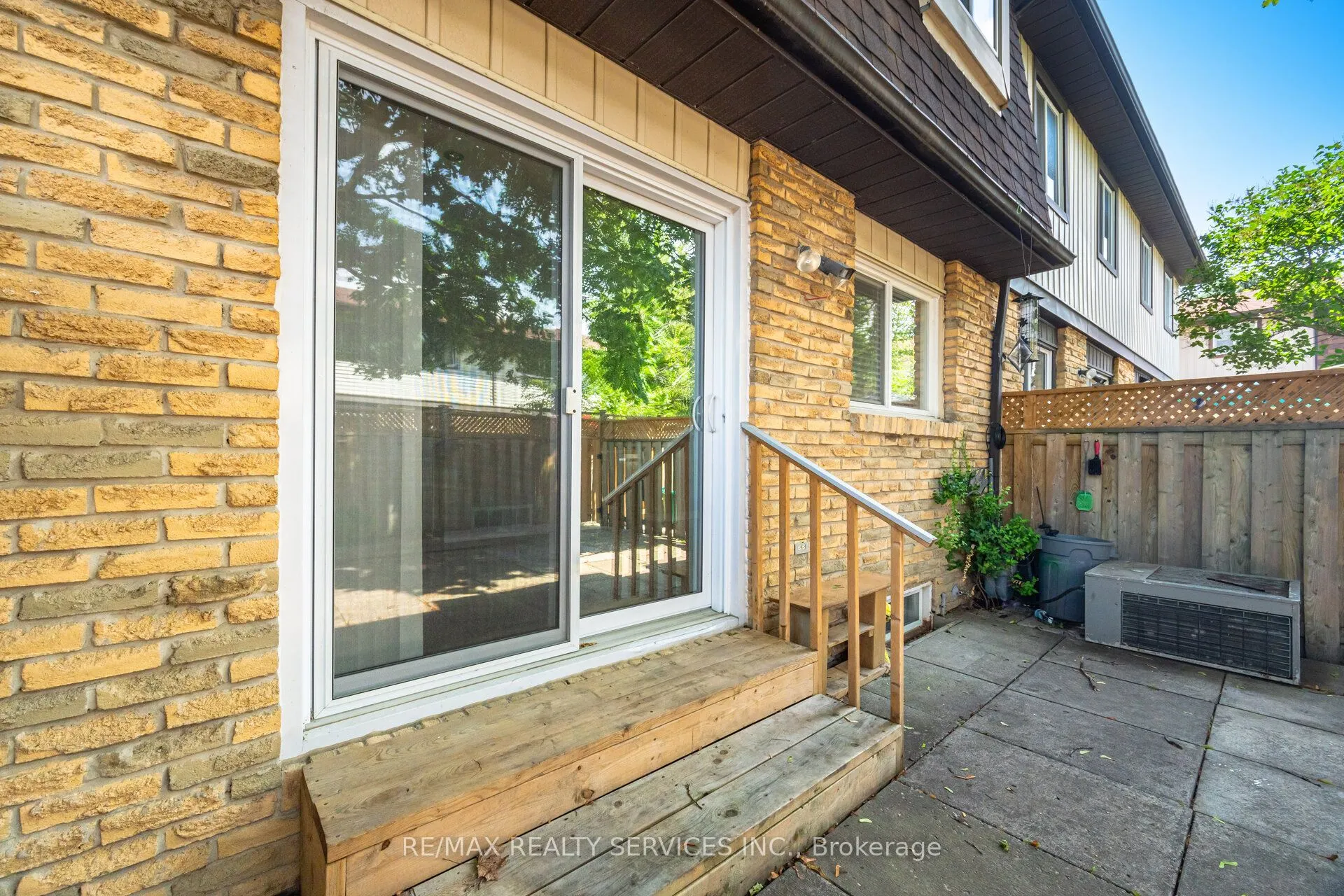 93 Hansen Road N, #20