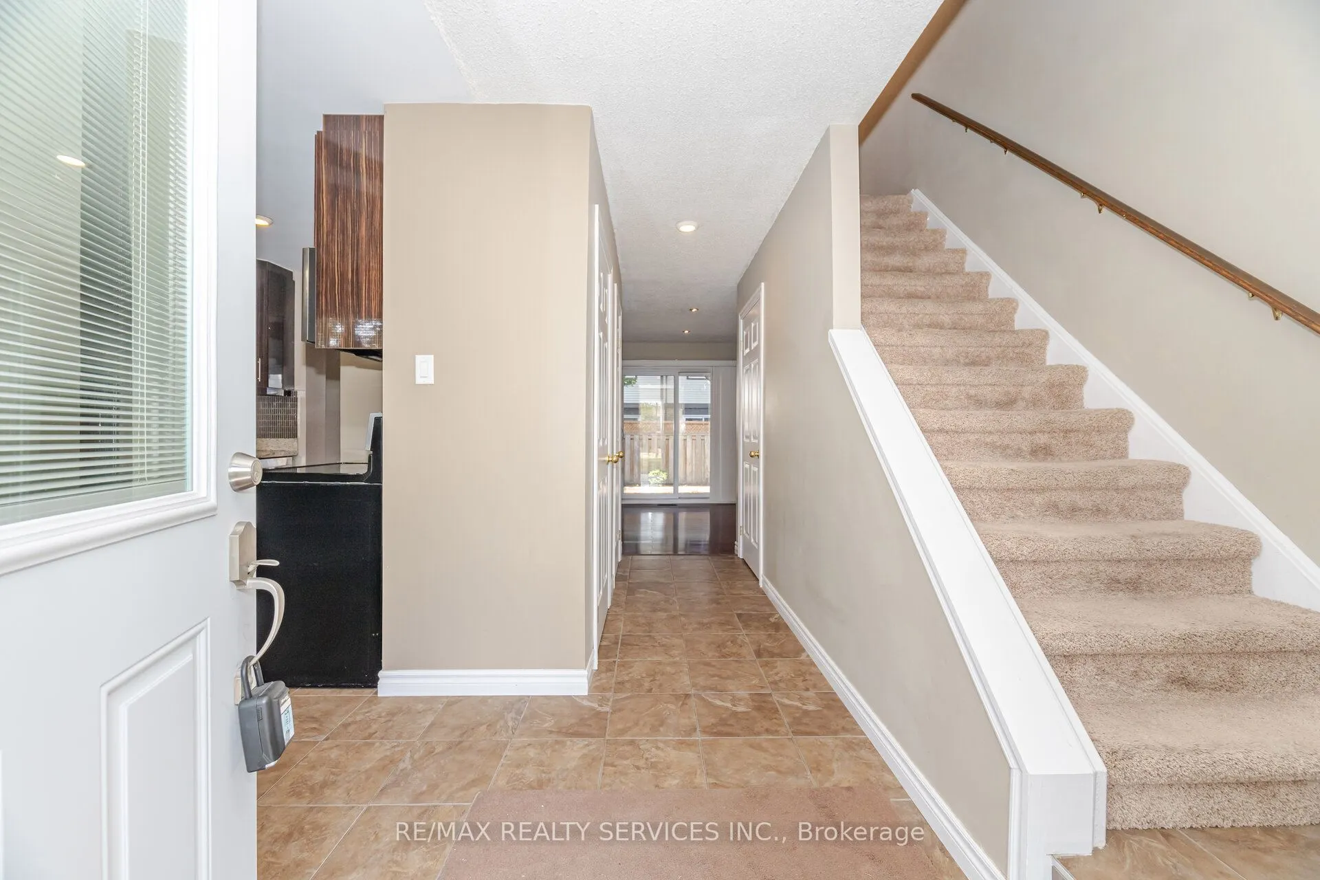 93 Hansen Road N, #20