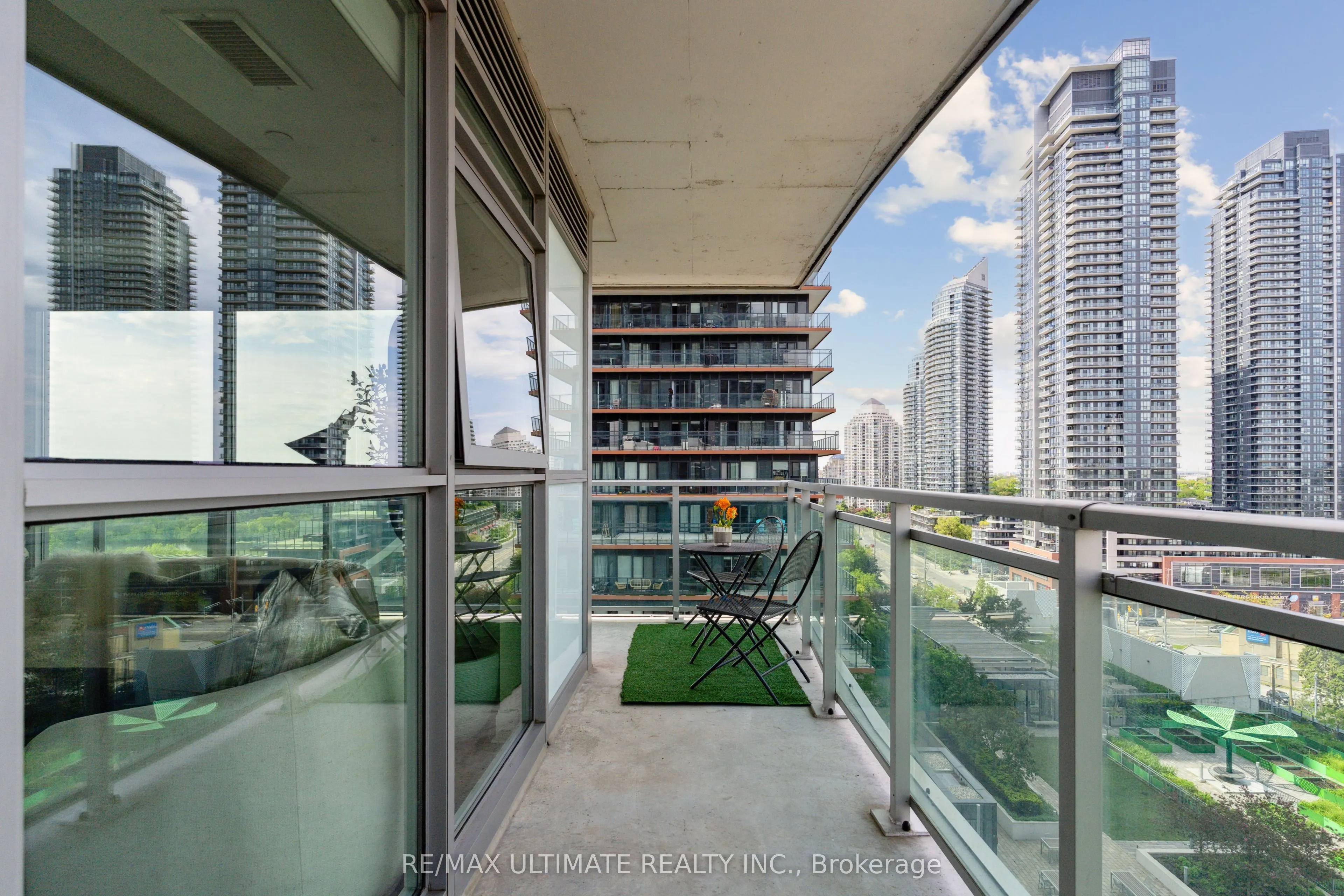 33 Shore Breeze Drive, #1003