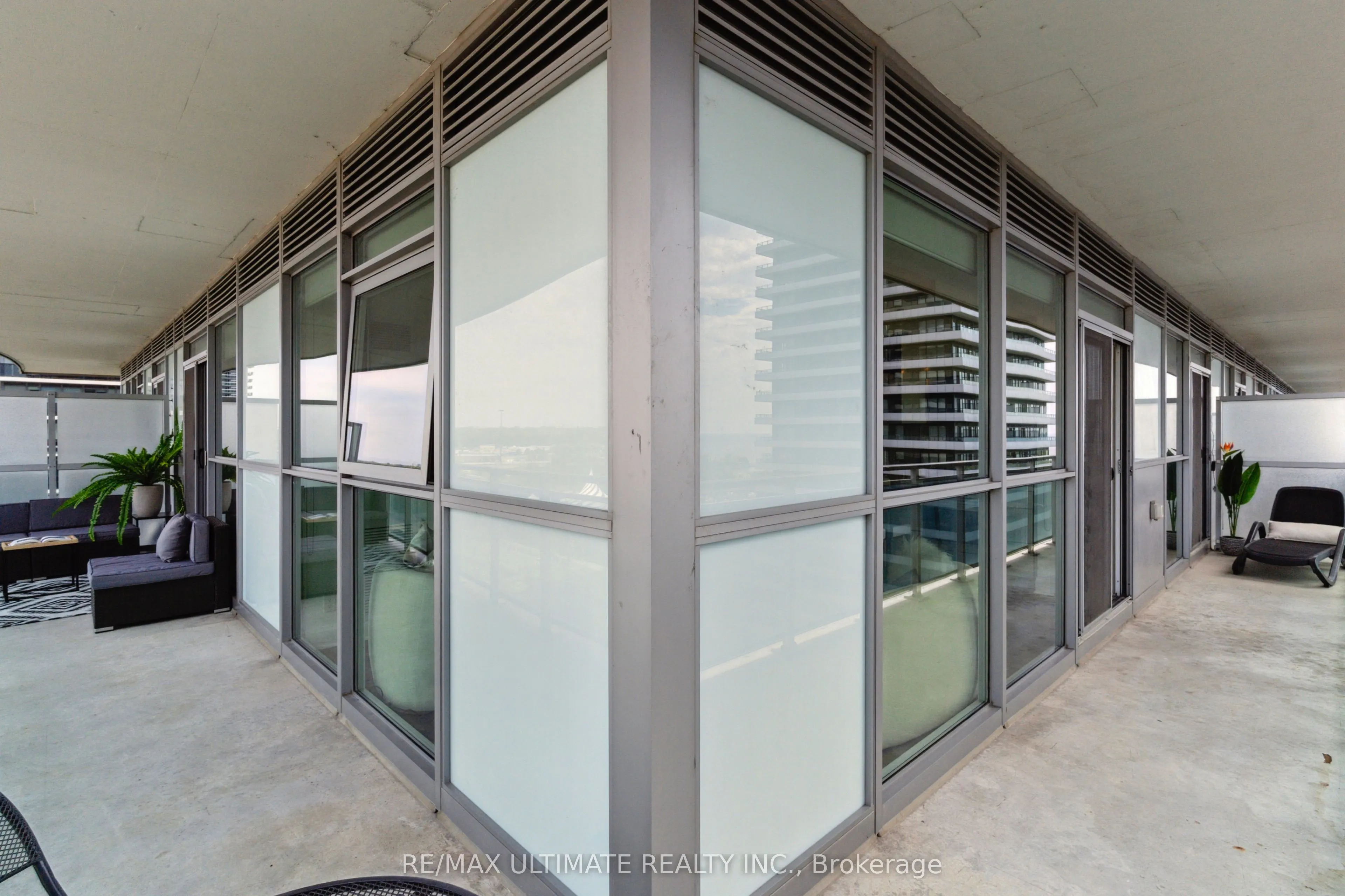 33 Shore Breeze Drive, #1003
