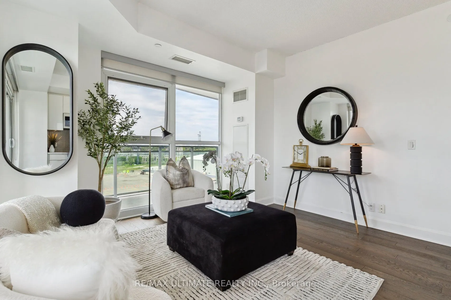 33 Shore Breeze Drive, #1003