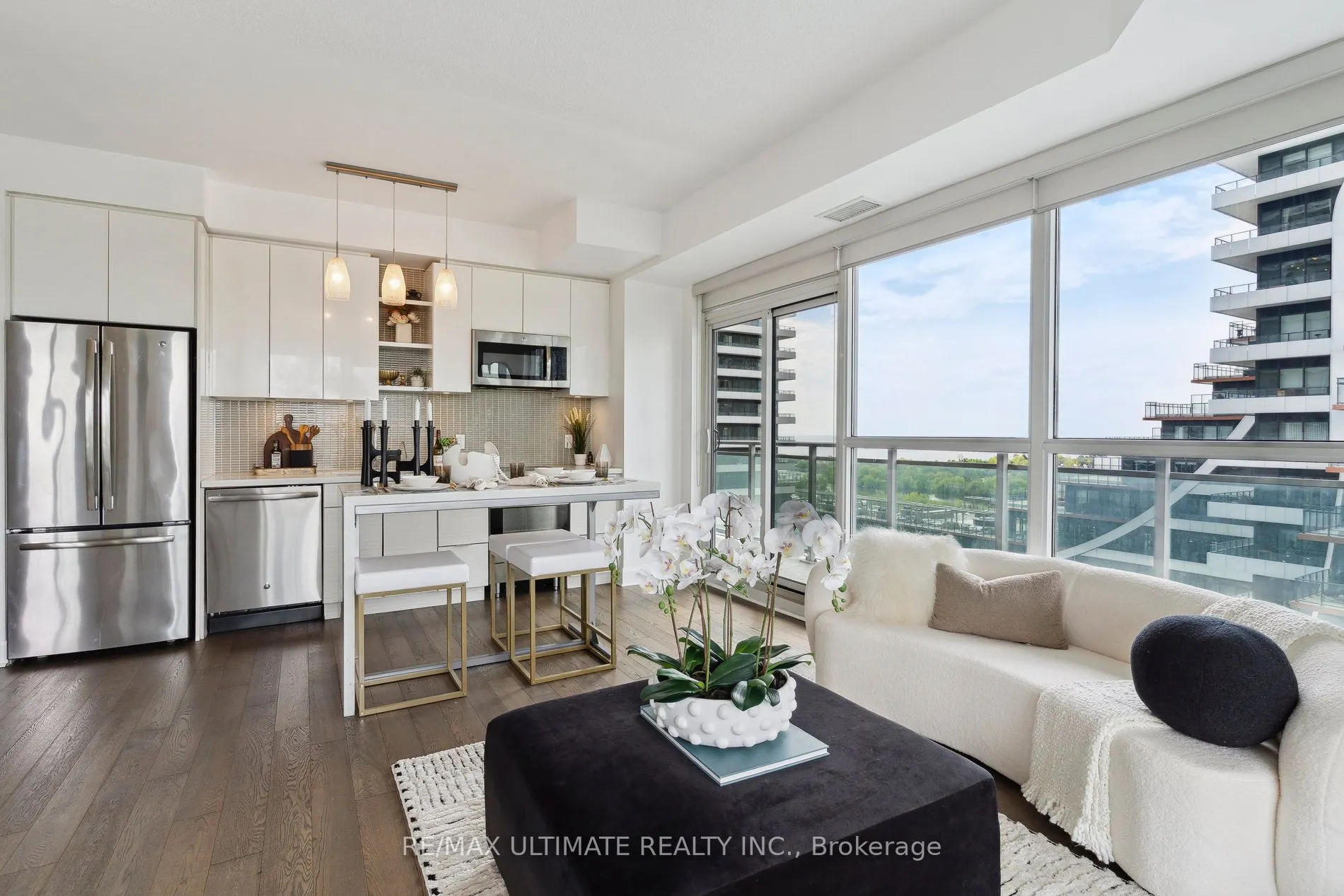 33 Shore Breeze Drive, #1003