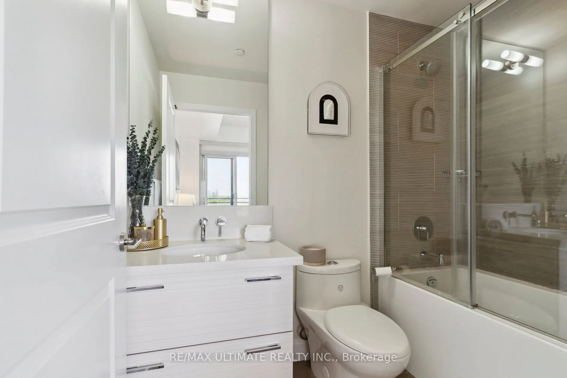 33 Shore Breeze Drive, #1003