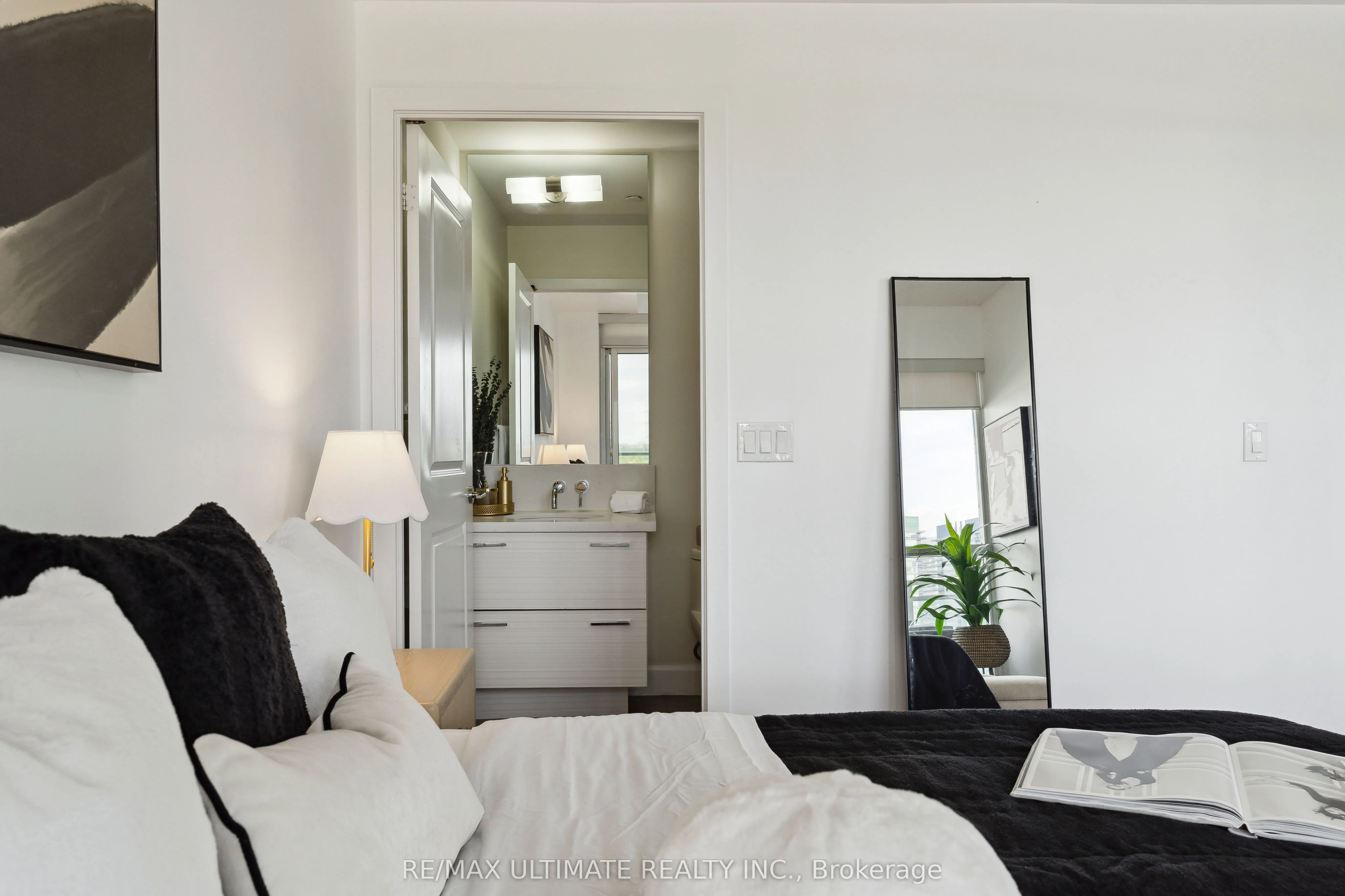 33 Shore Breeze Drive, #1003