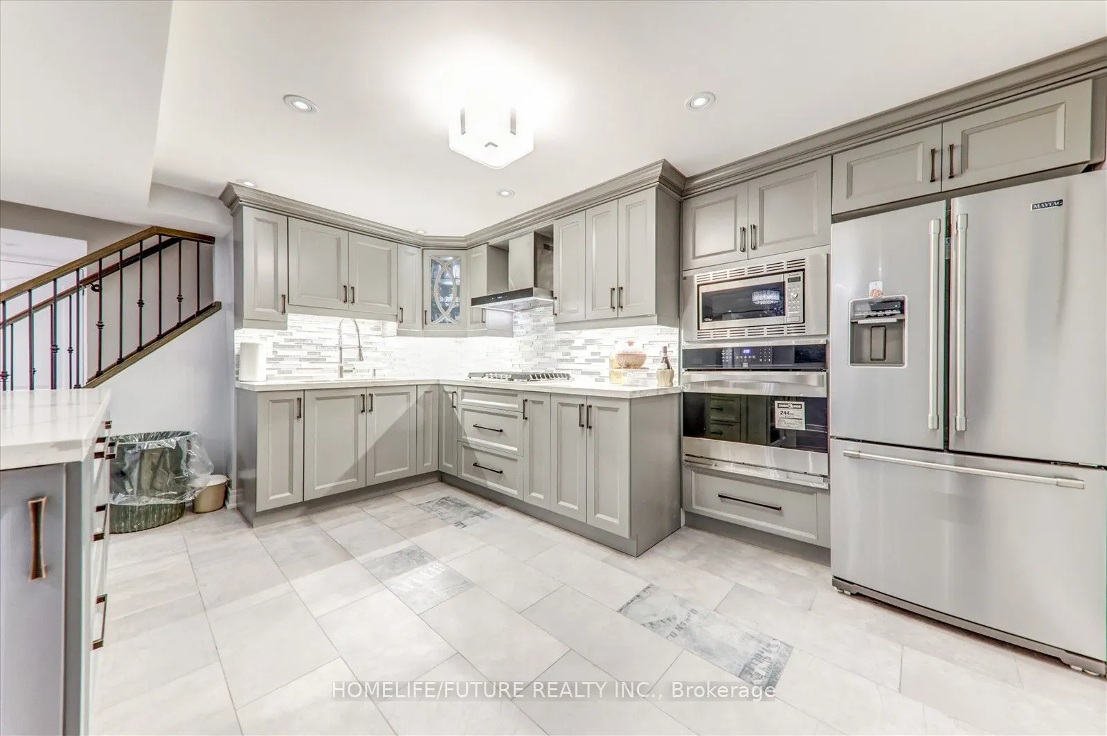 28 Billancourt Crescent