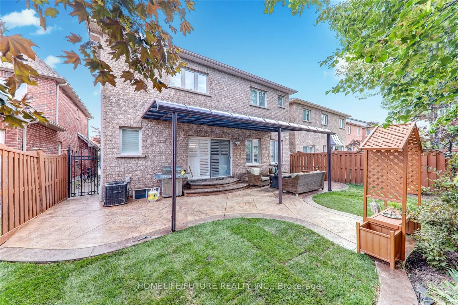 28 Billancourt Crescent