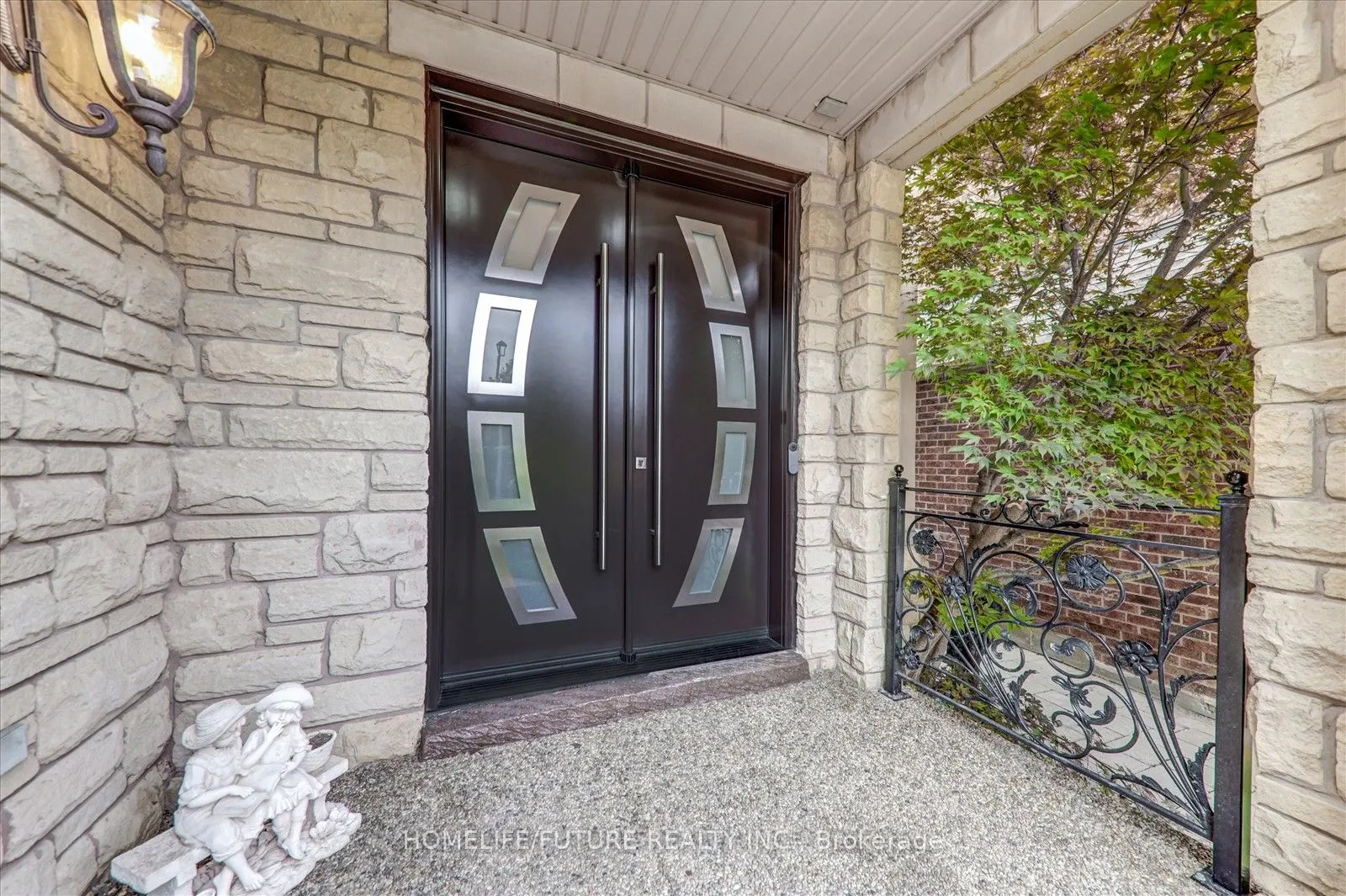 28 Billancourt Crescent