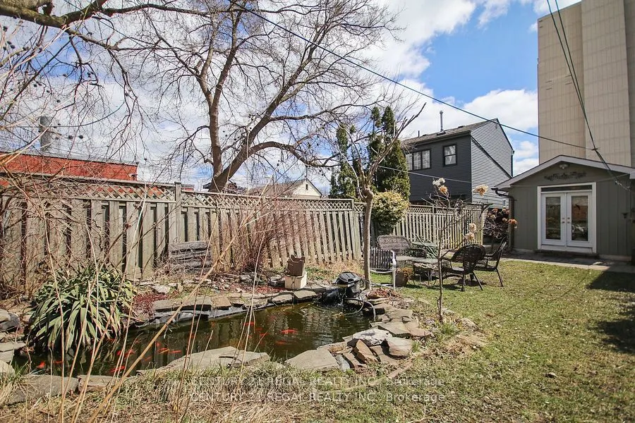 102 Newcastle Street