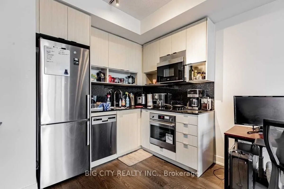9 Mabelle Avenue, #3017
