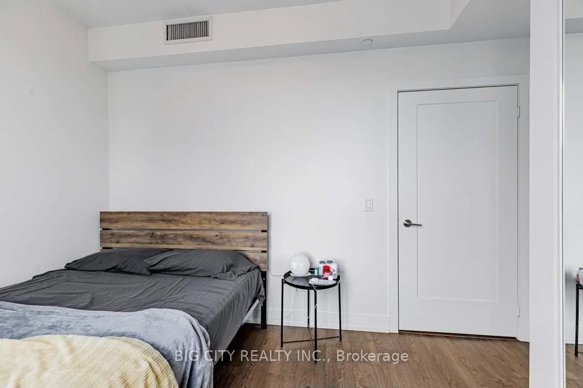 9 Mabelle Avenue, #3017