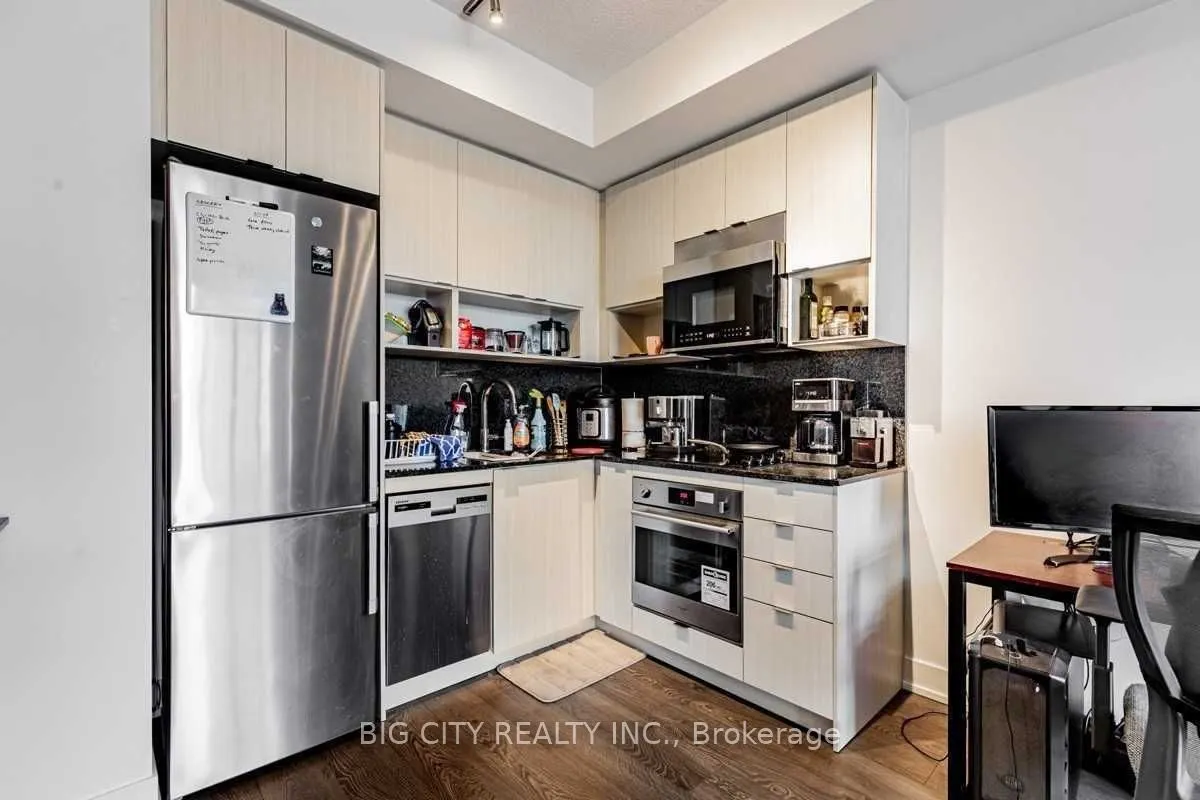 9 Mabelle Avenue, #3017
