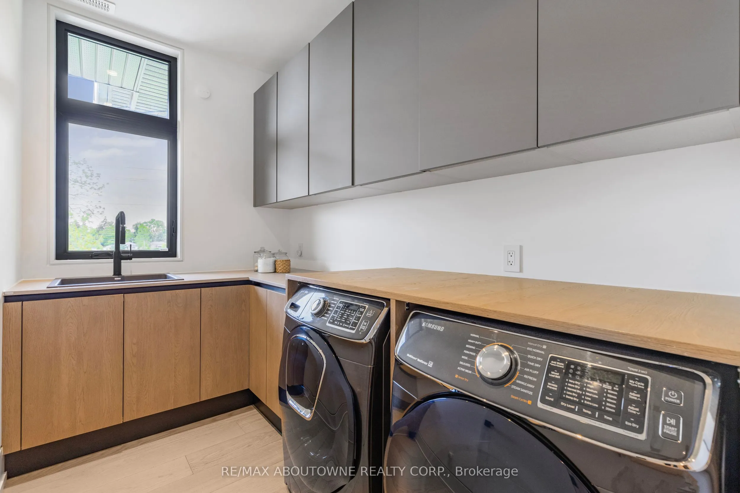 215 Morden Road