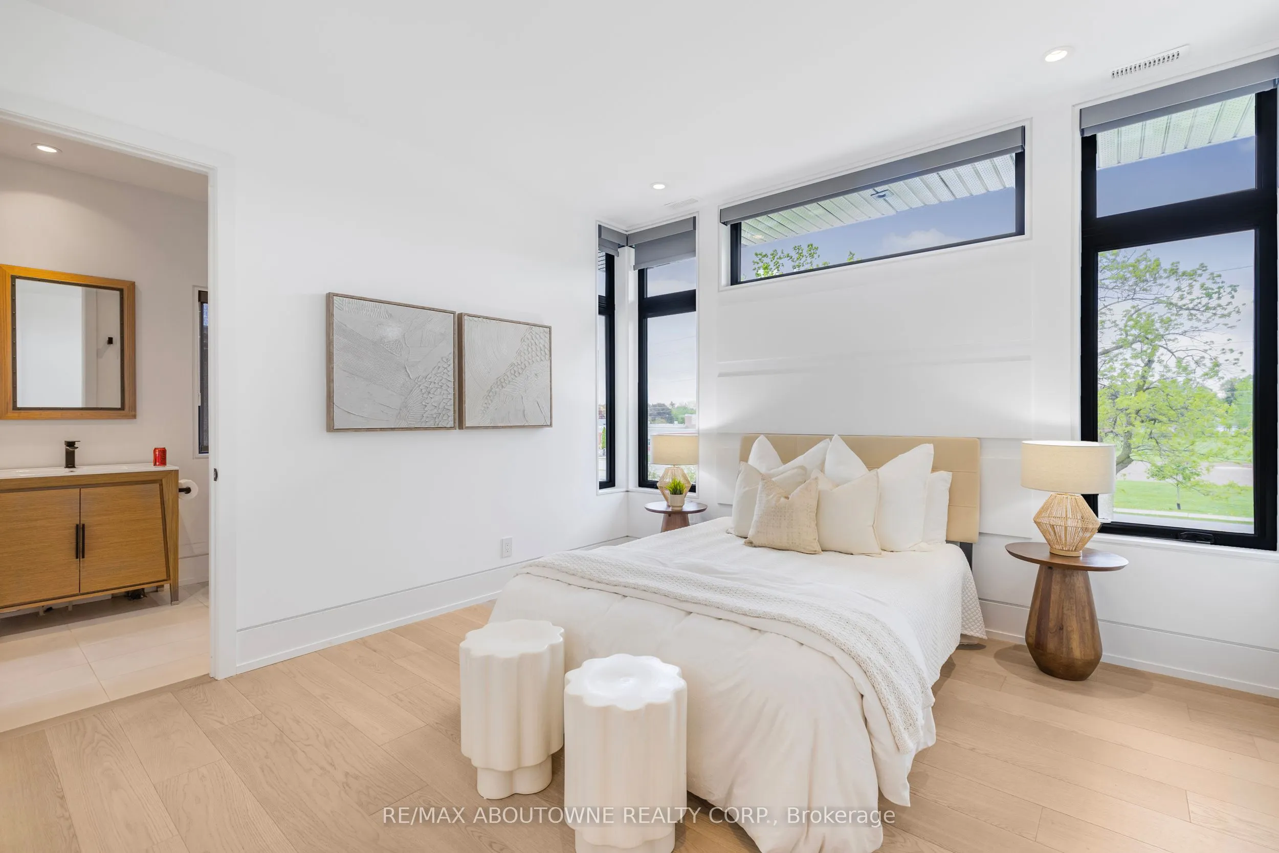 215 Morden Road