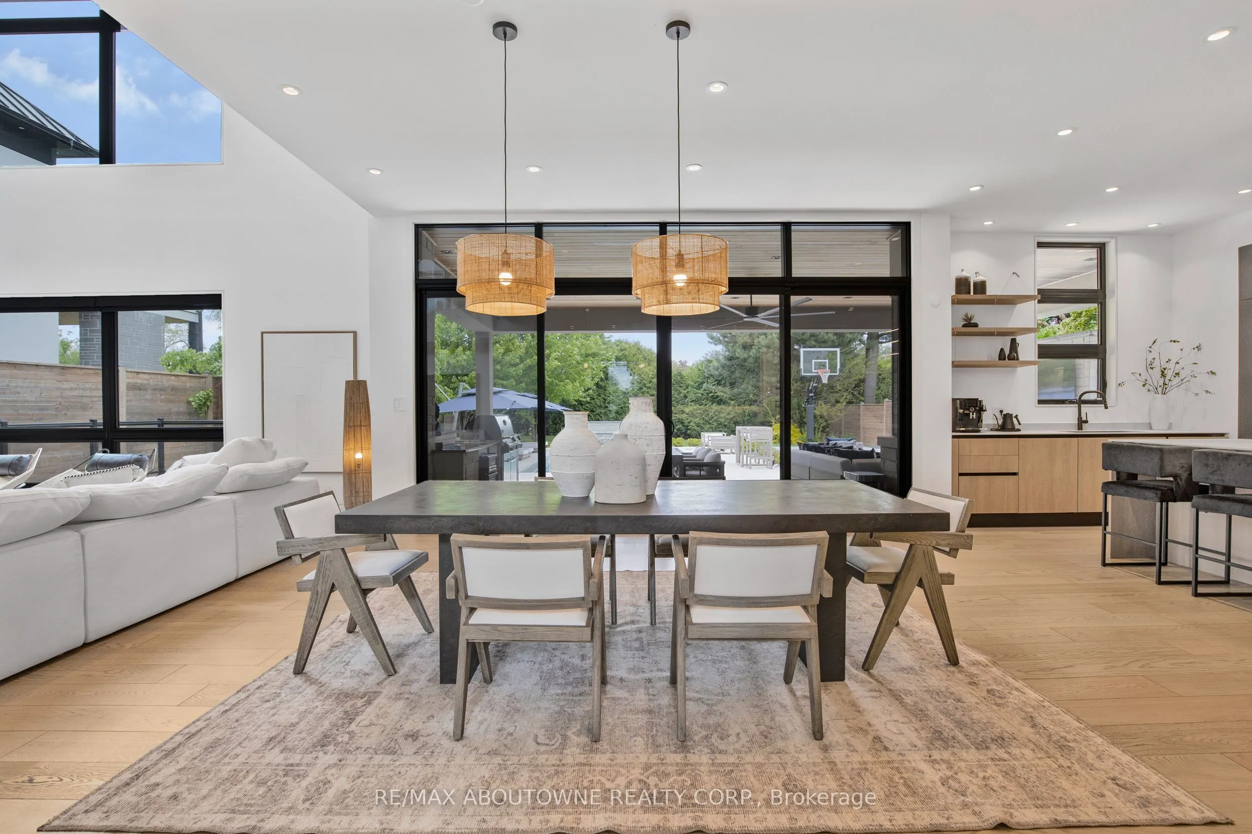 215 Morden Road