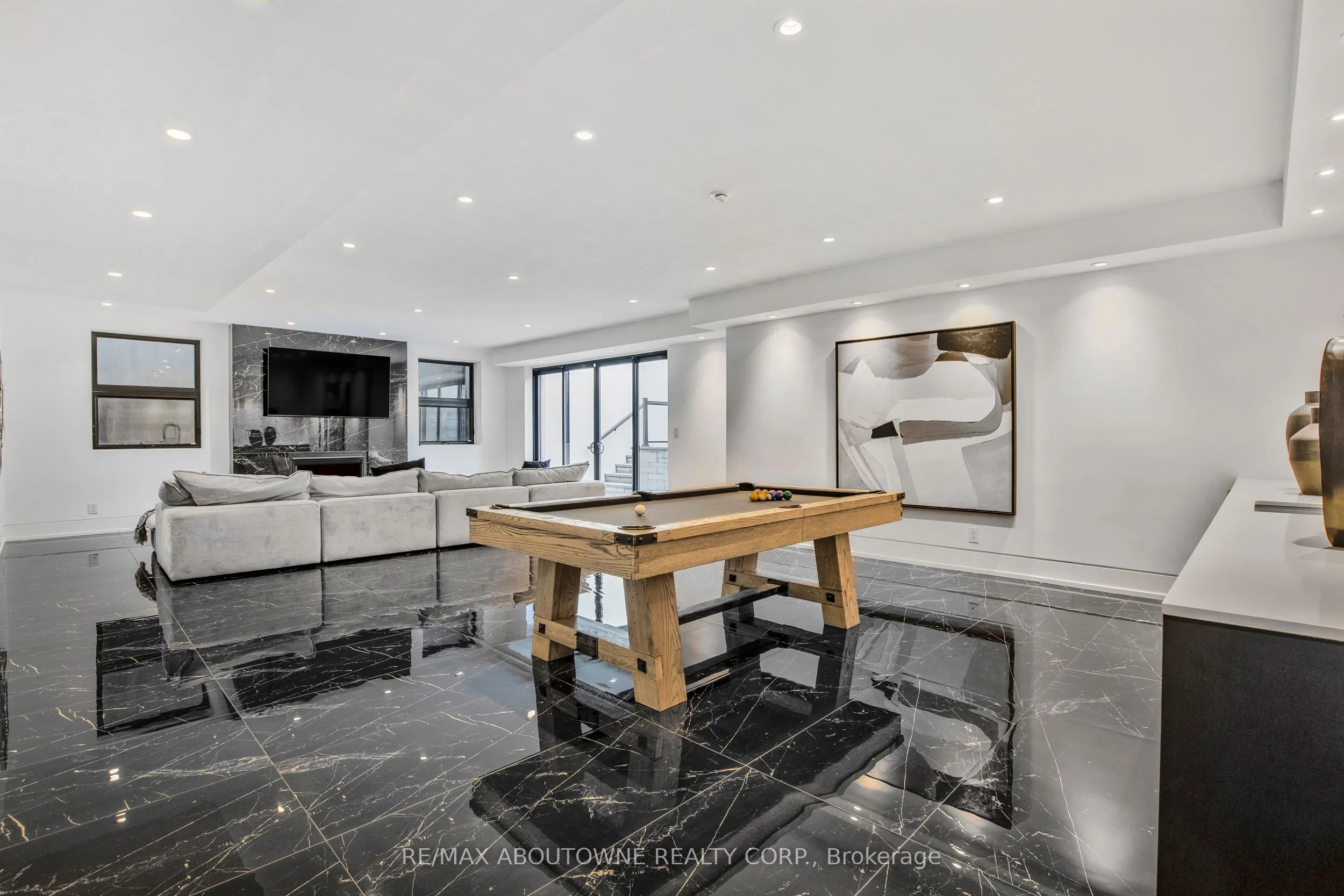 215 Morden Road
