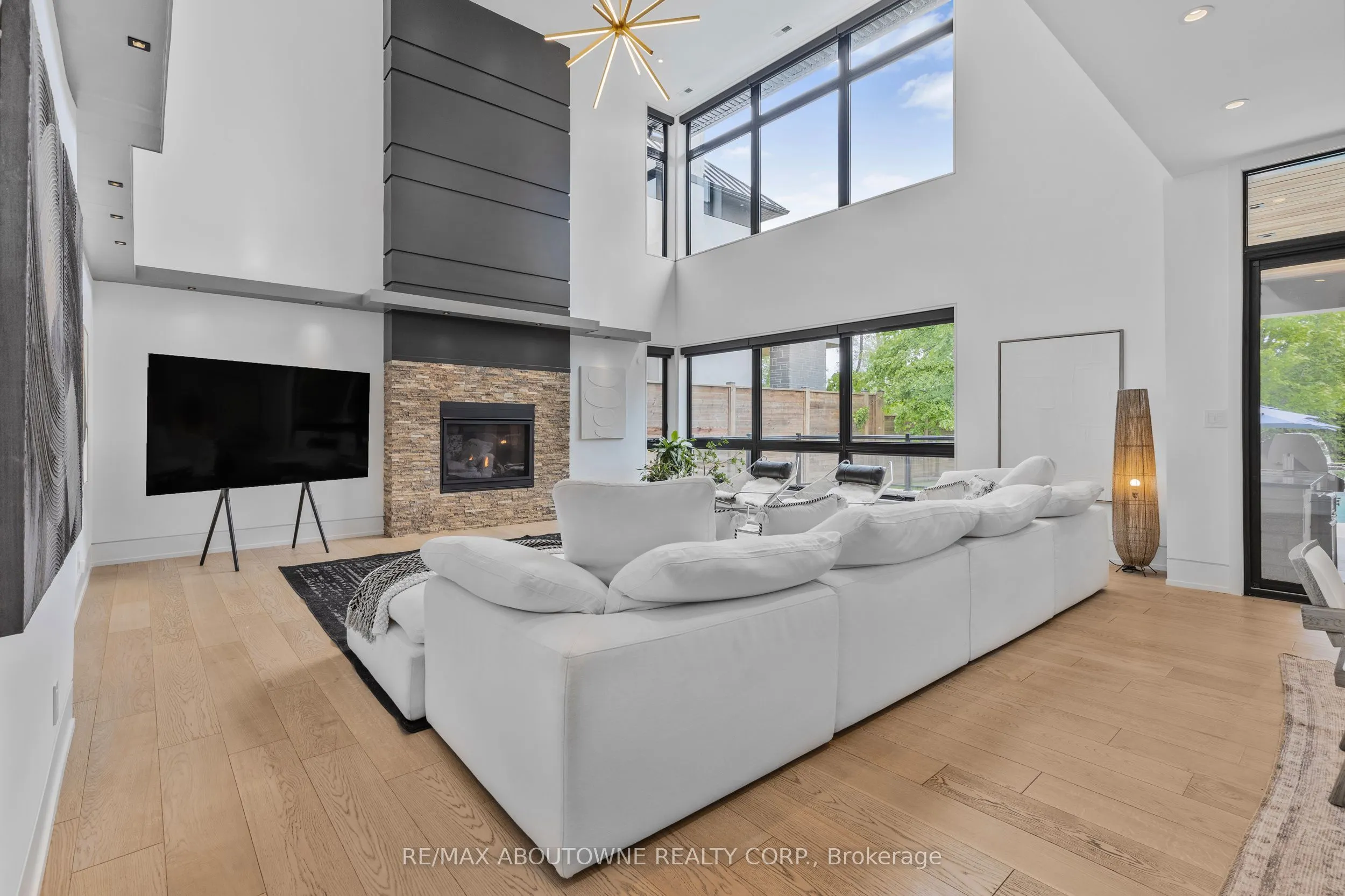 215 Morden Road