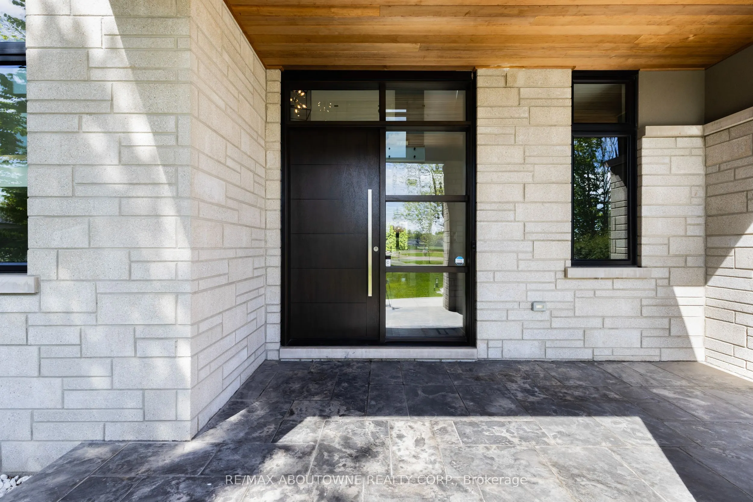 215 Morden Road
