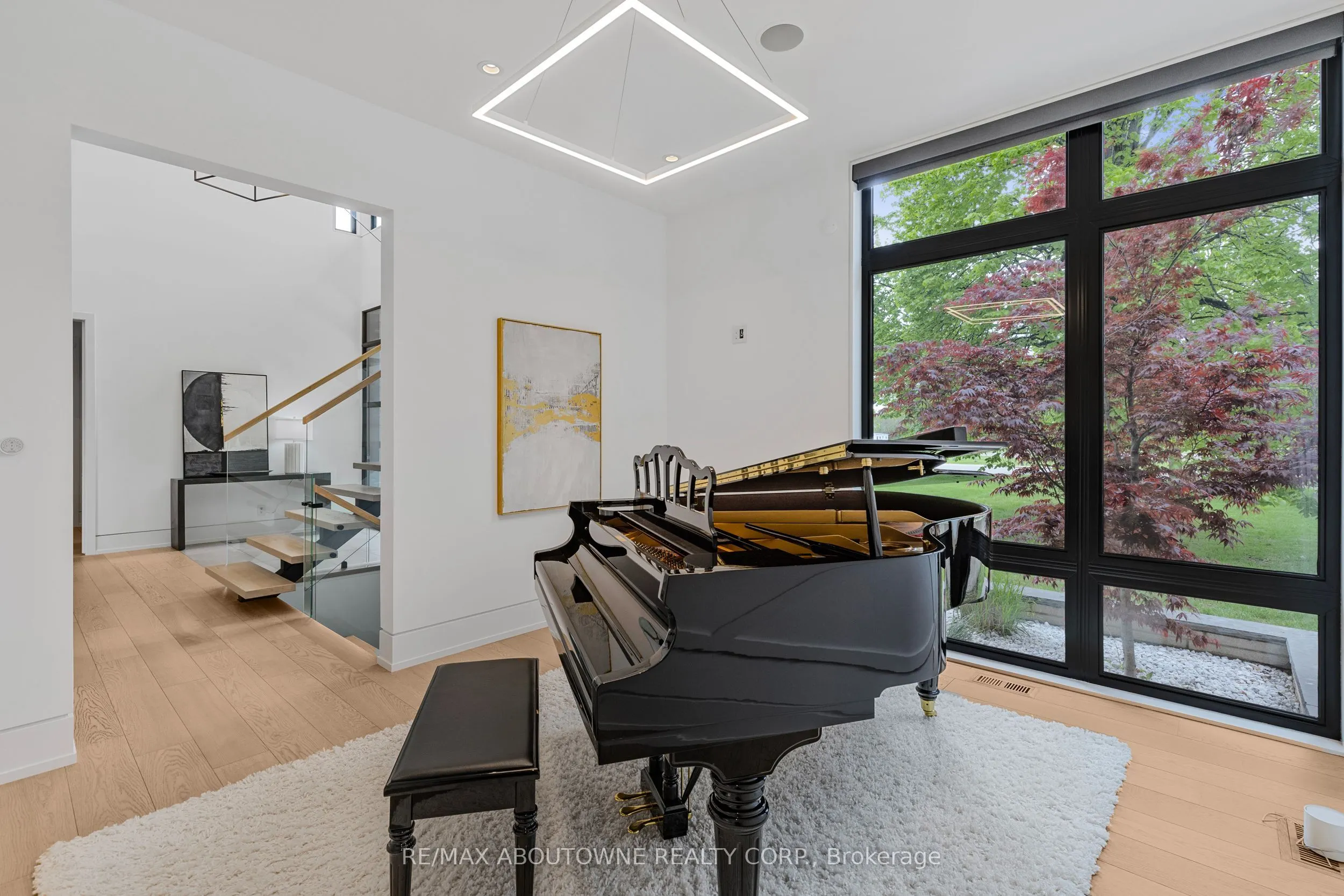 215 Morden Road