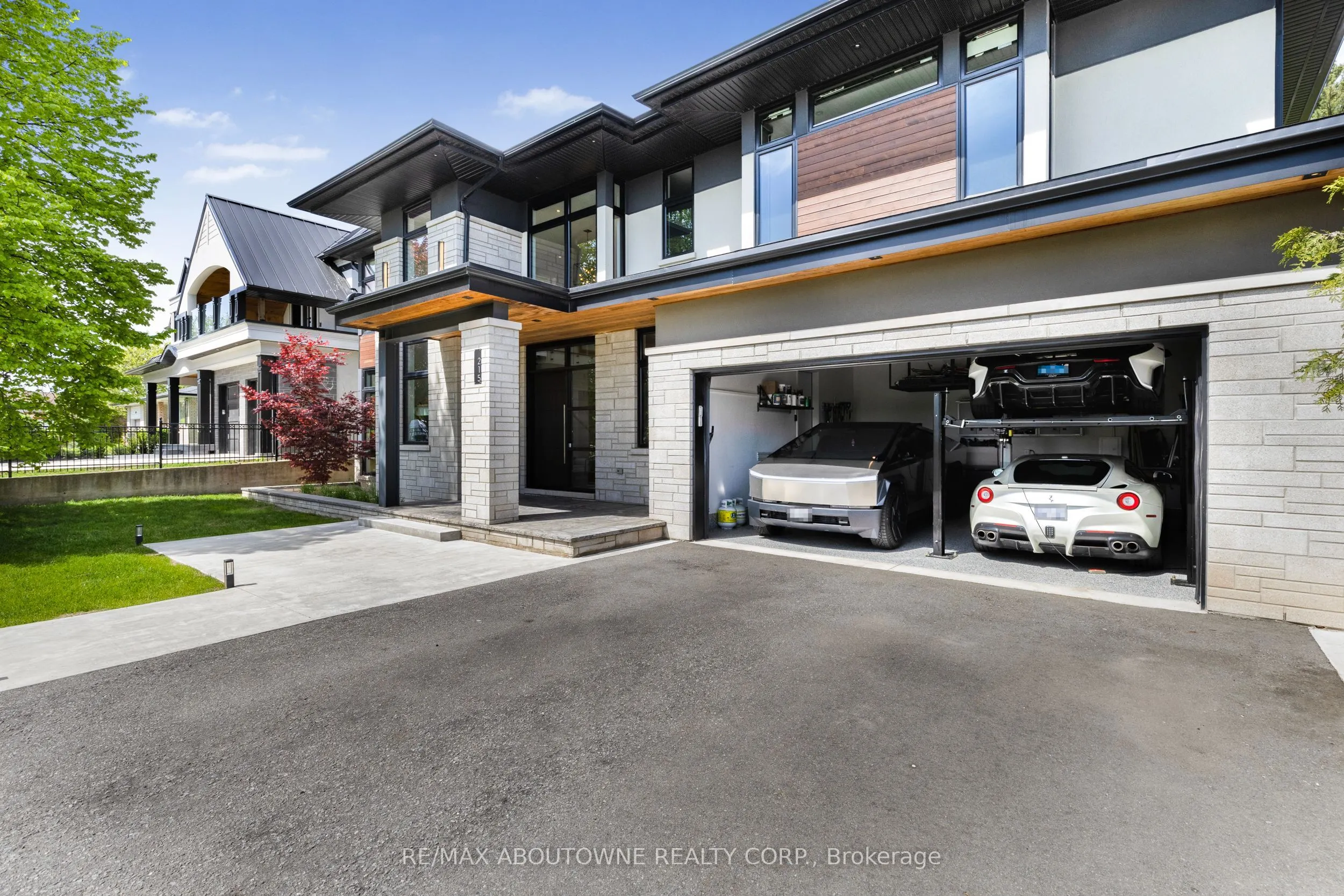 215 Morden Road