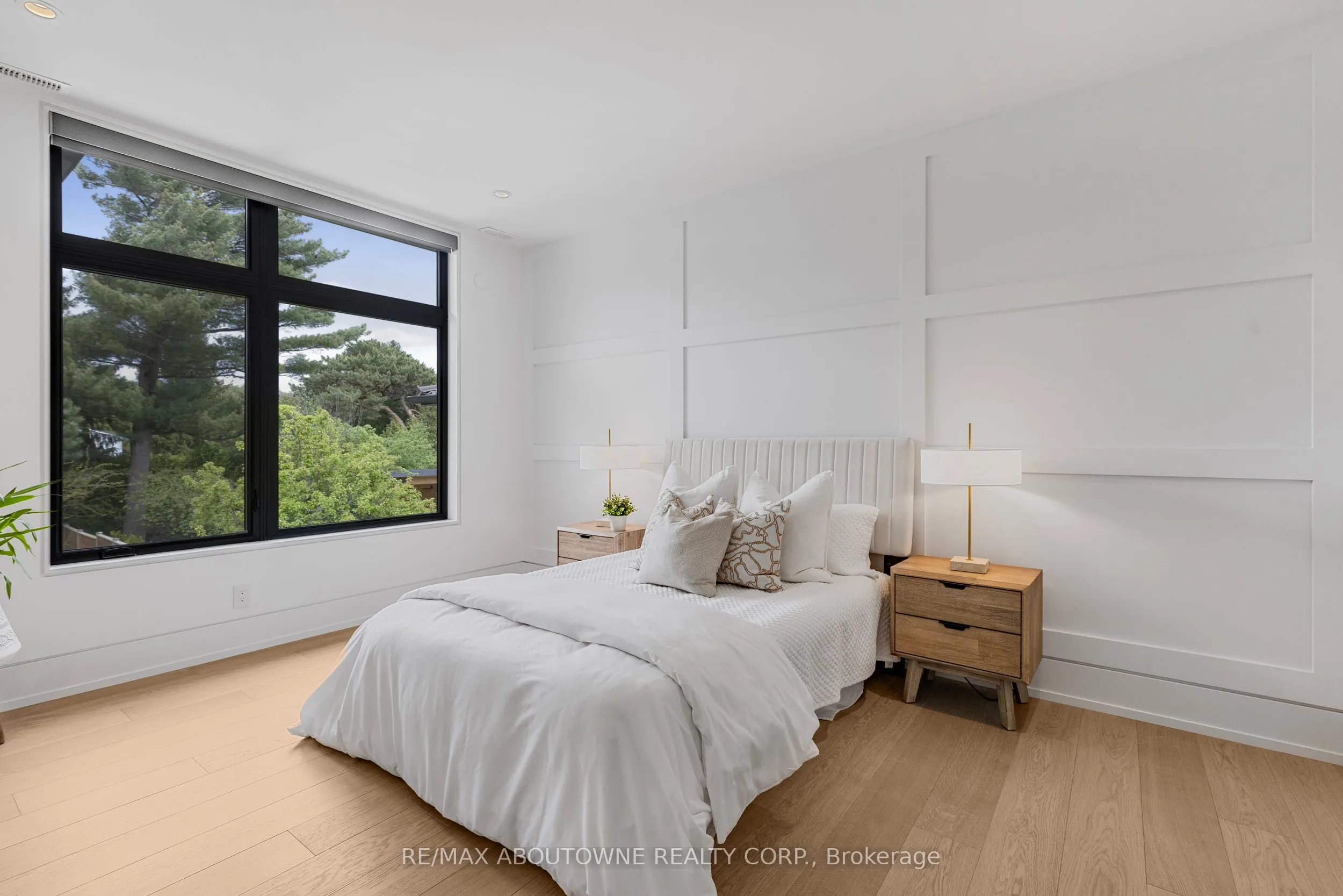 215 Morden Road