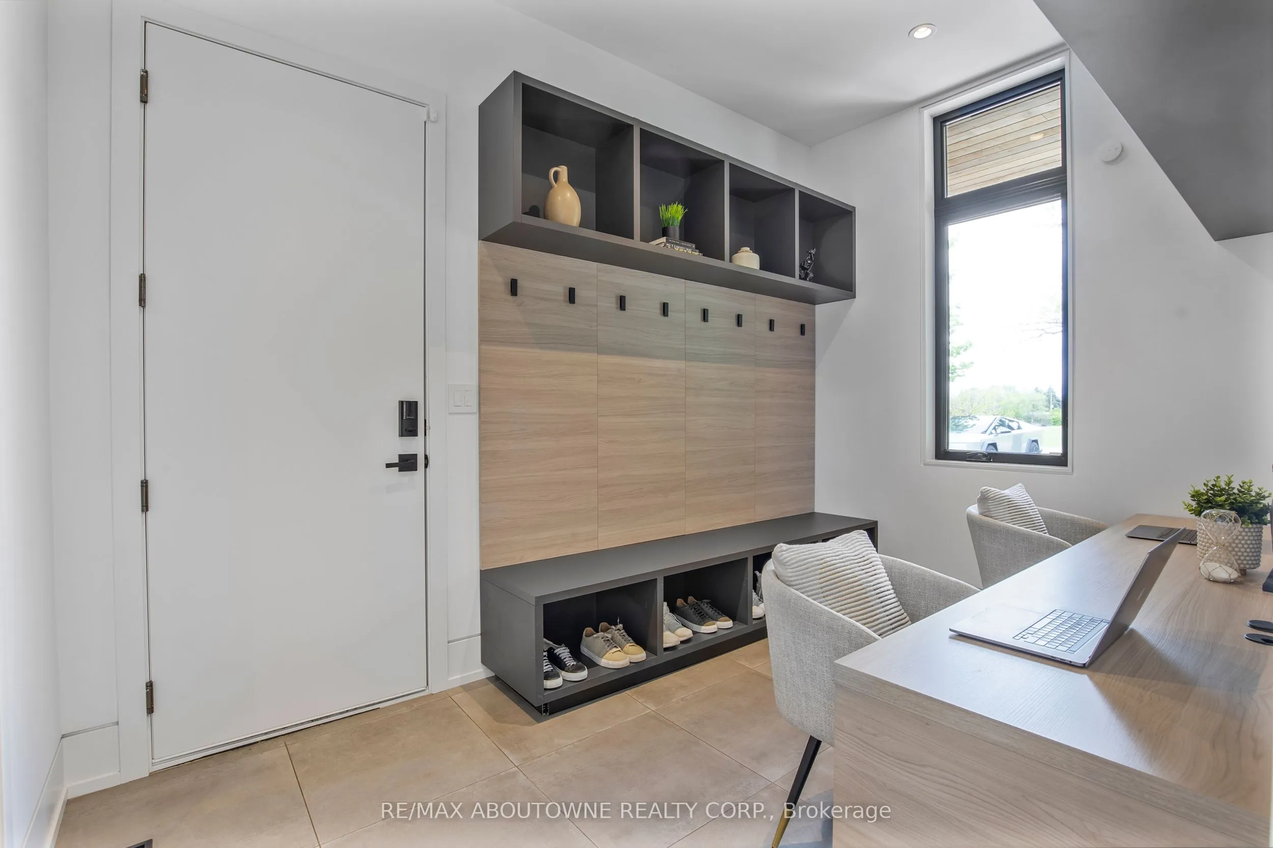 215 Morden Road