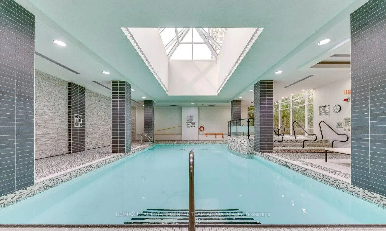 310 Burnhamthorpe Road W, #604