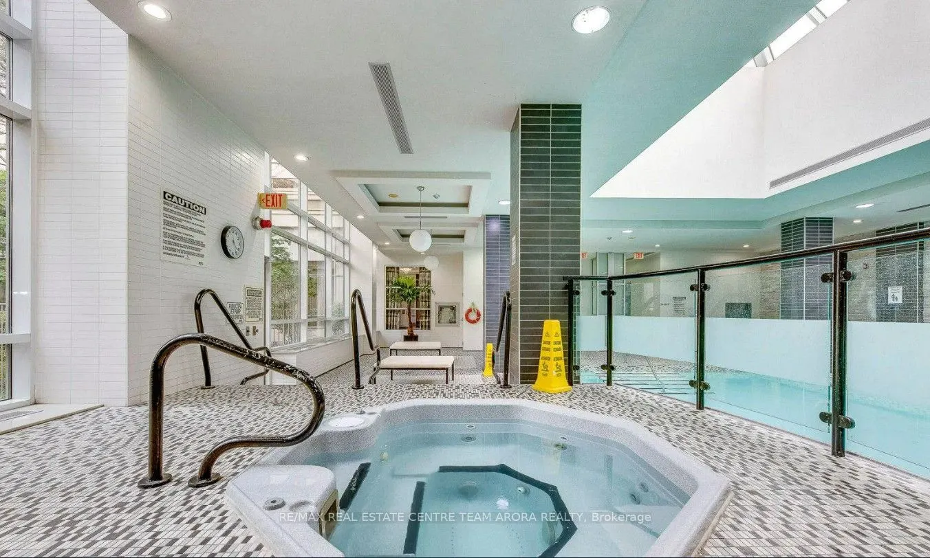 310 Burnhamthorpe Road W, #604