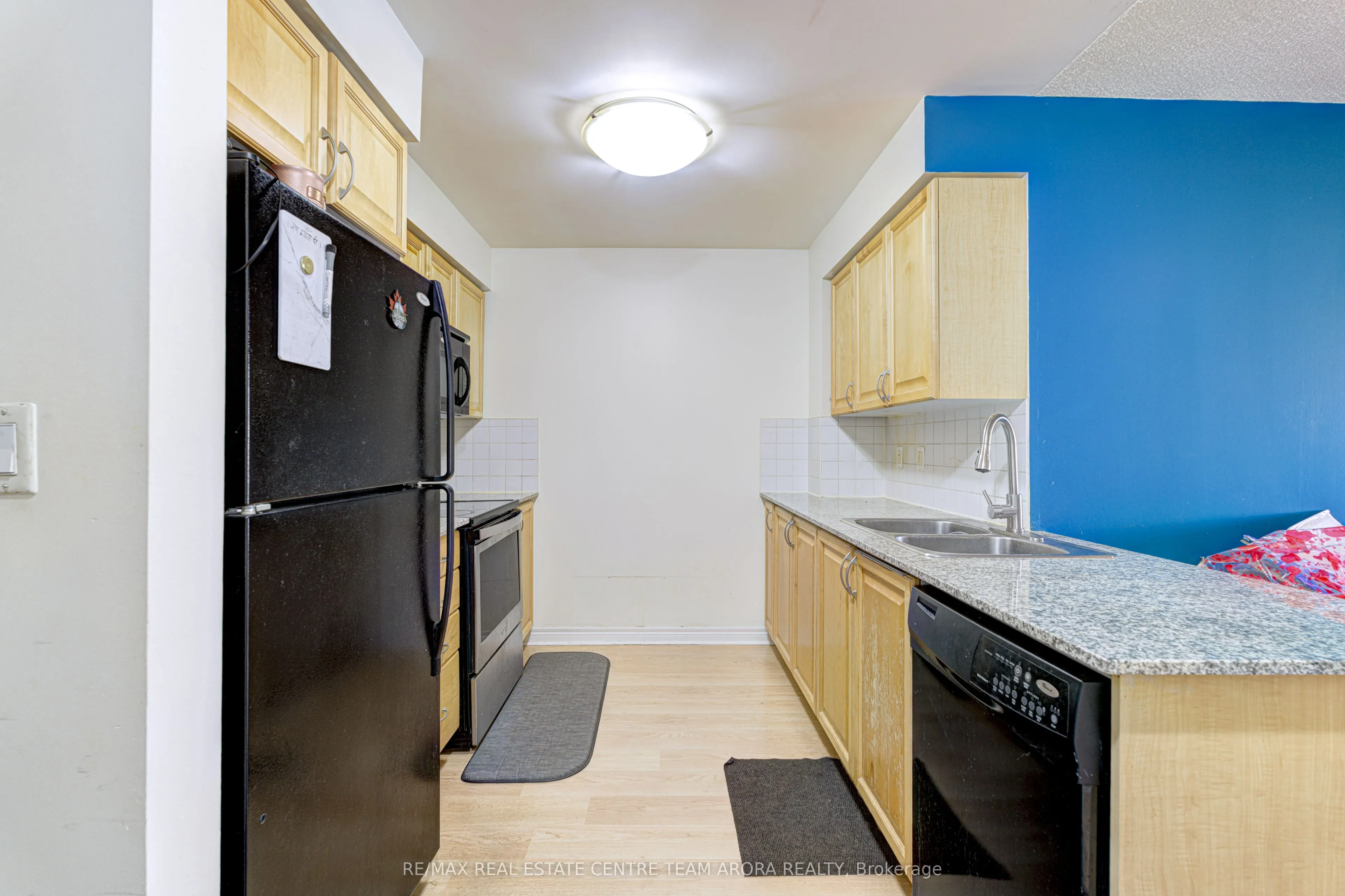 310 Burnhamthorpe Road W, #604