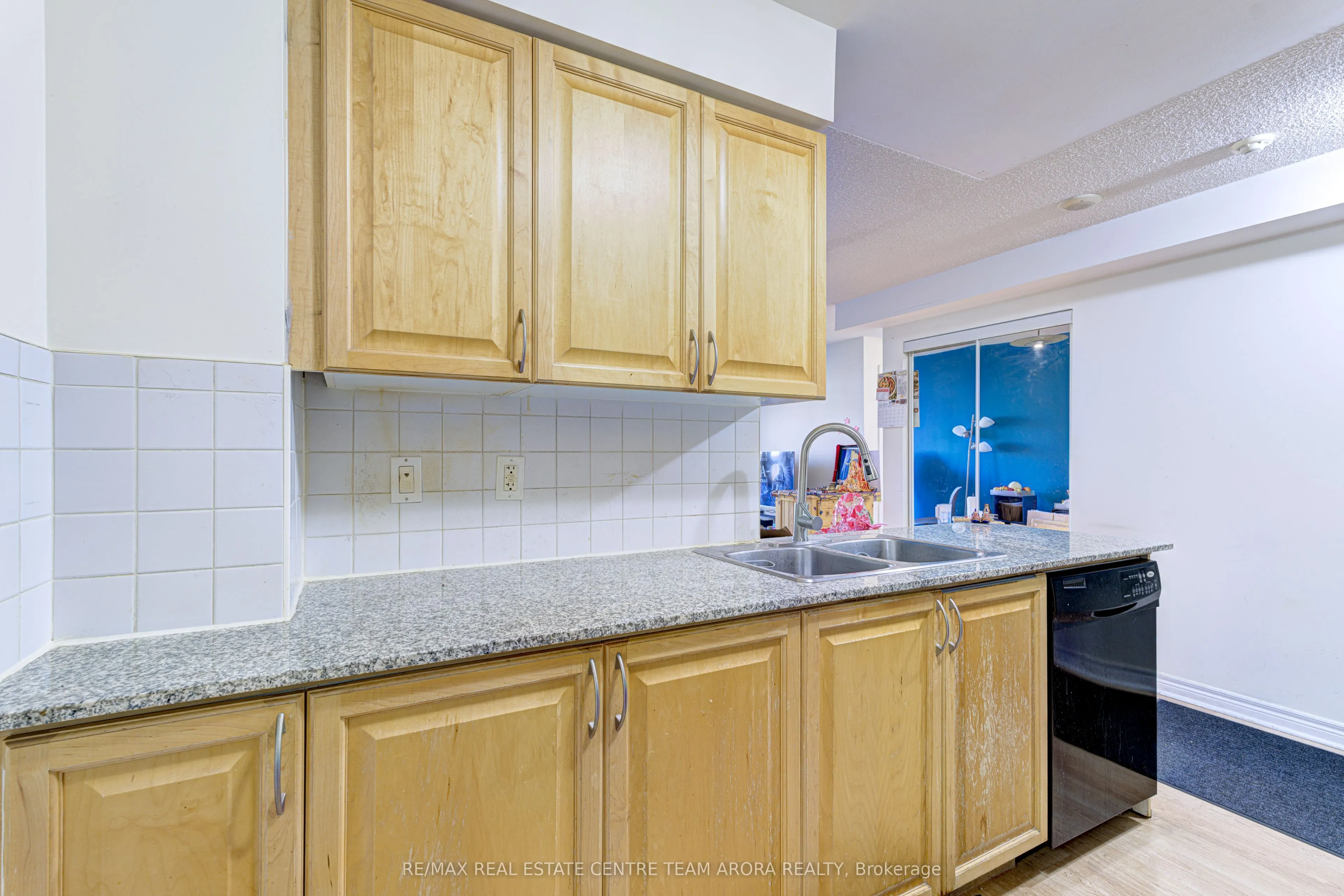 310 Burnhamthorpe Road W, #604