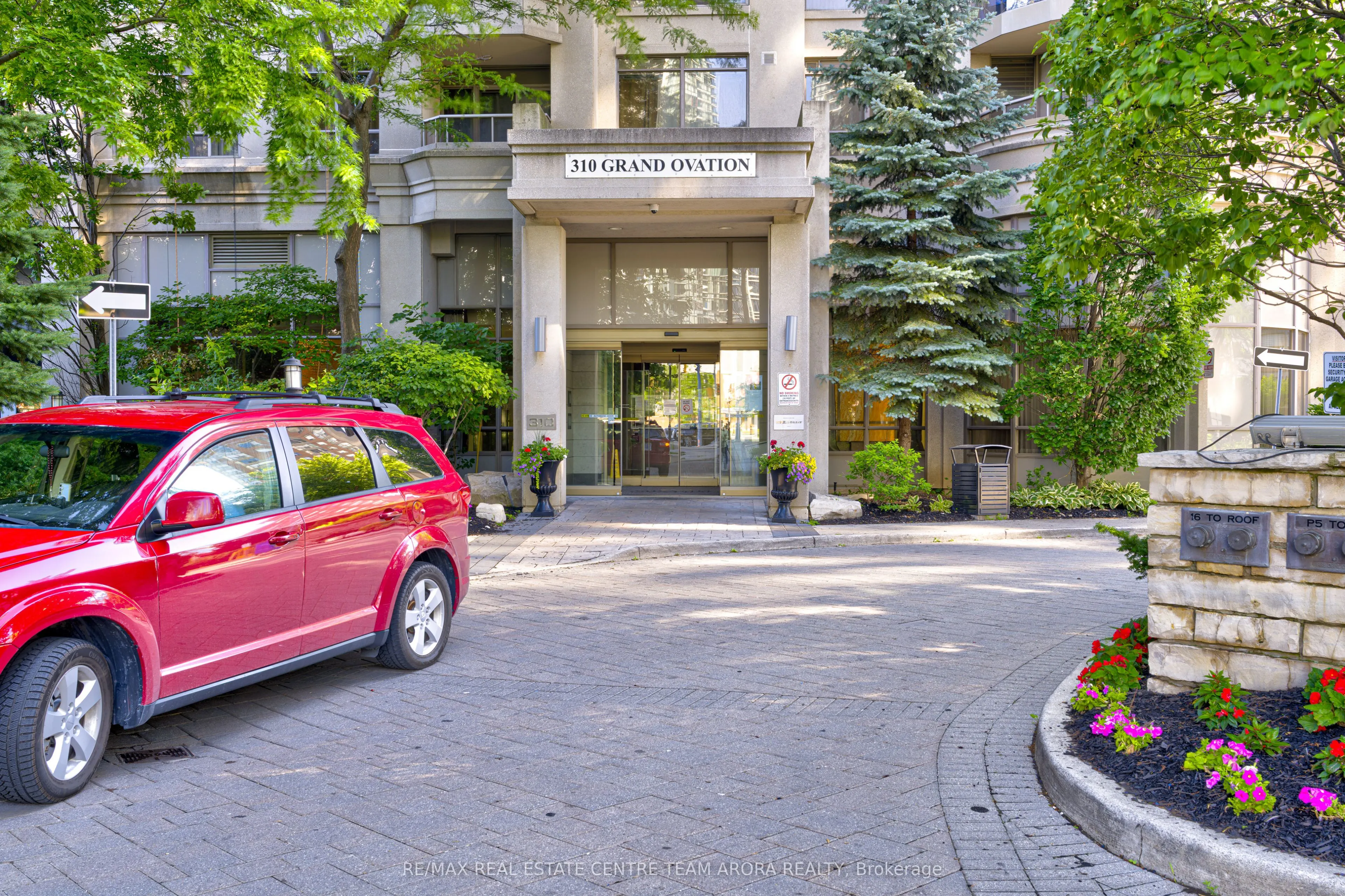 310 Burnhamthorpe Road W, #604