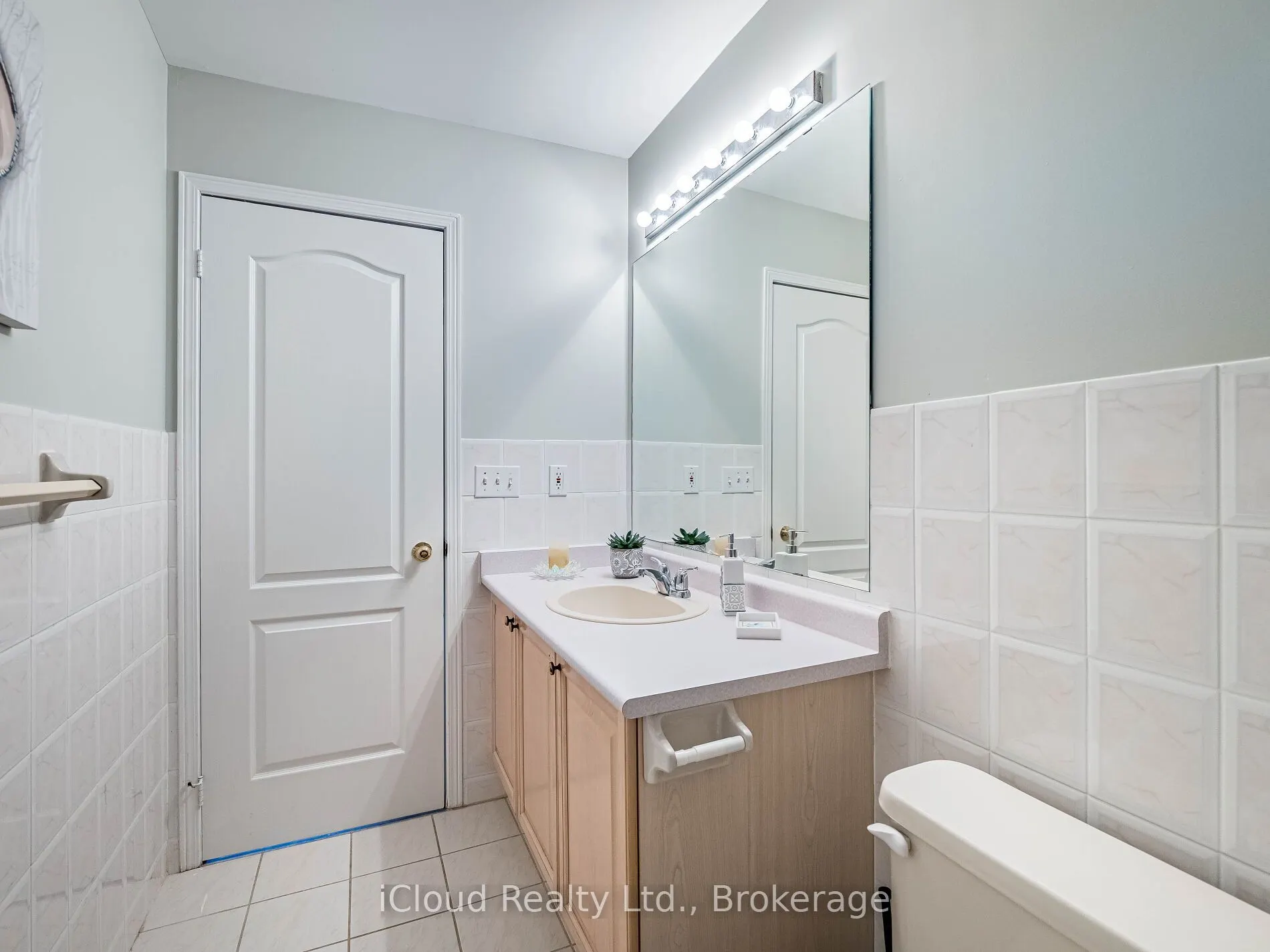 833 Scollard Court, #107
